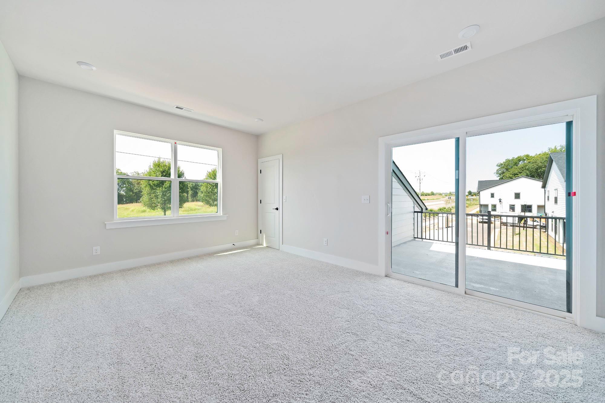 97 Seven Oaks Landing Property Photo 22