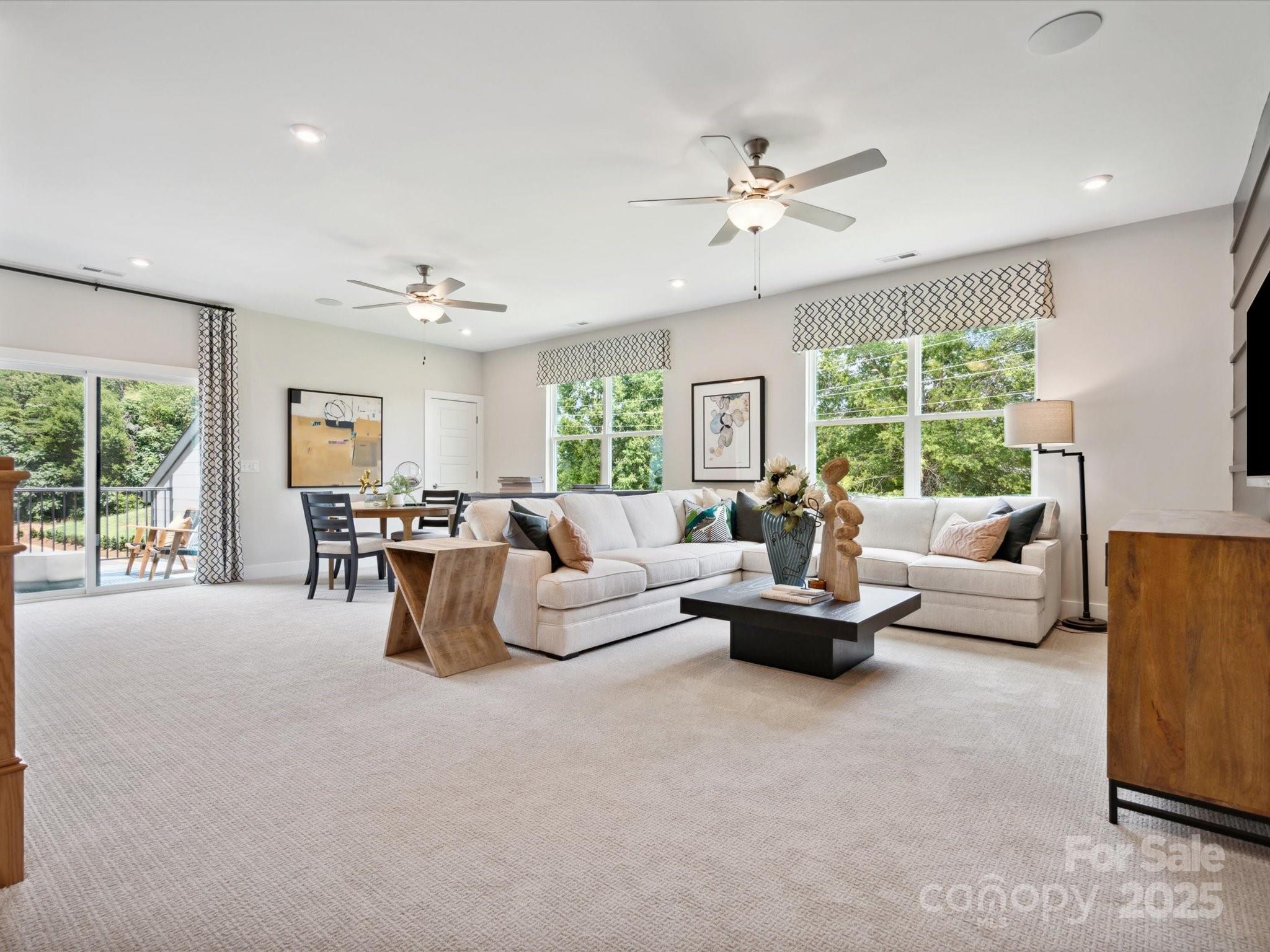 97 Seven Oaks Landing Property Photo 23