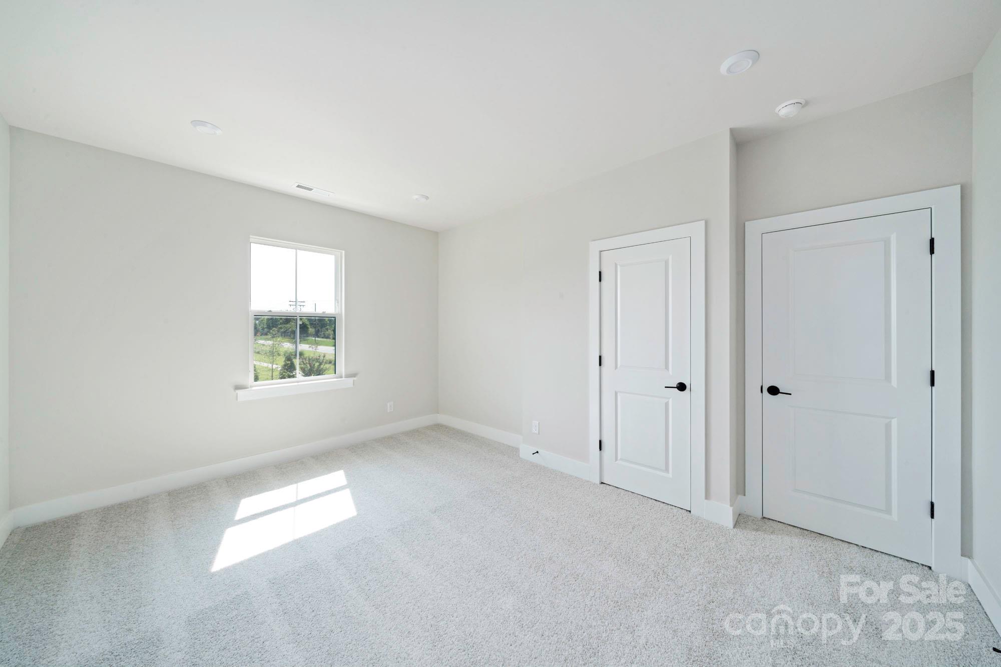 97 Seven Oaks Landing Property Photo 29