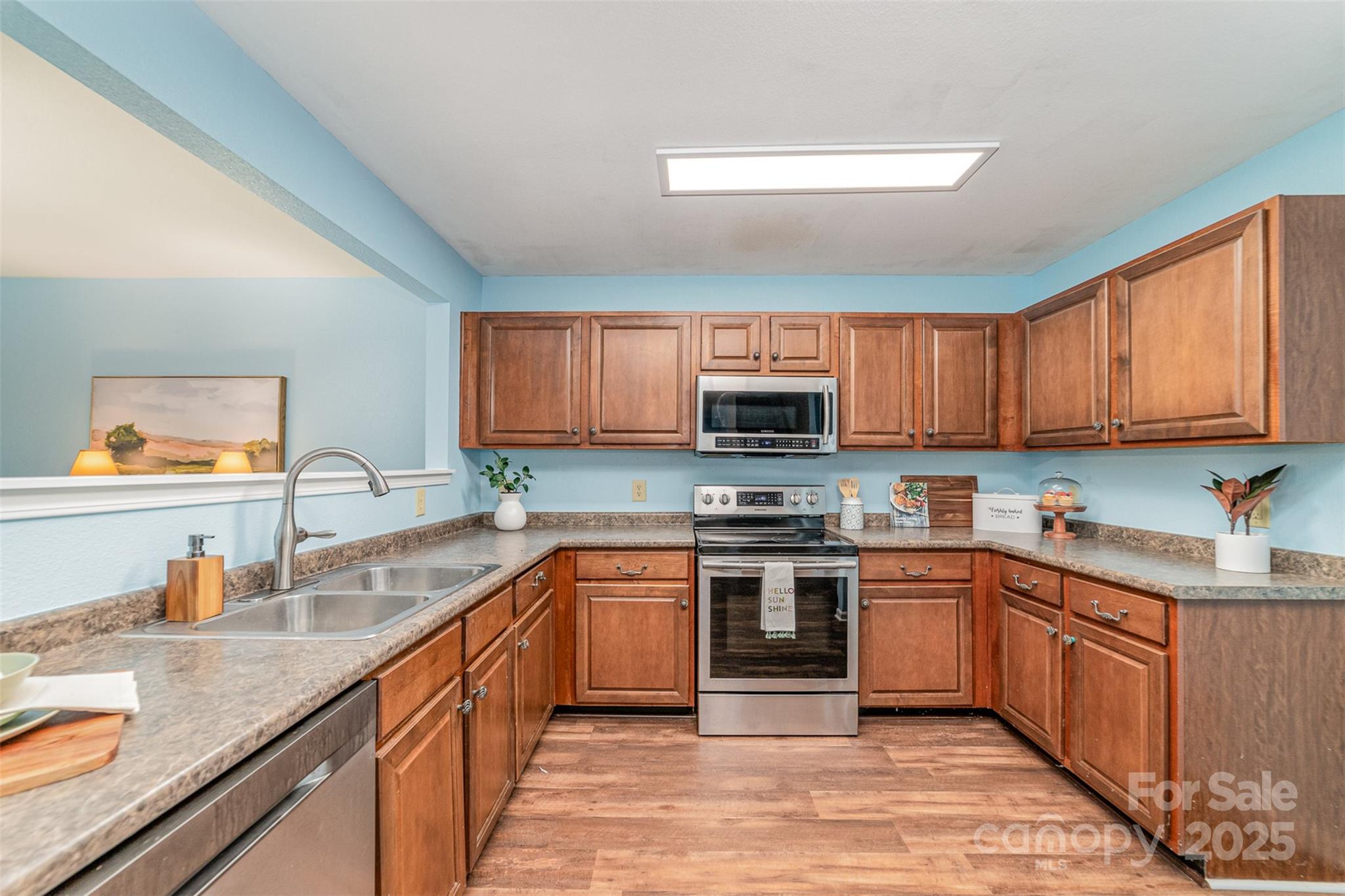 672 Carybrook Court Property Photo 10