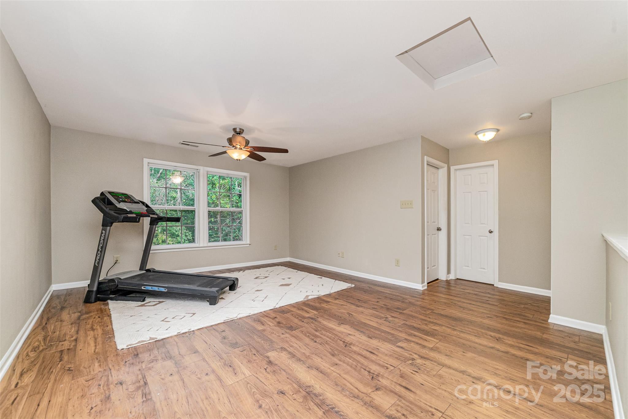 672 Carybrook Court Property Photo 14