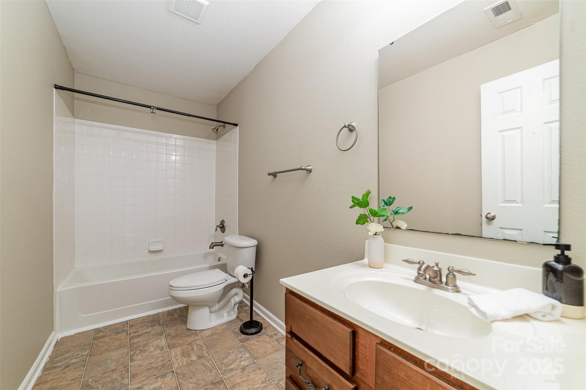 672 Carybrook Court Property Photo 17