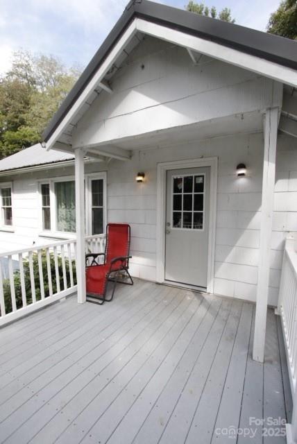 2295 Skyland Drive Property Photo 4