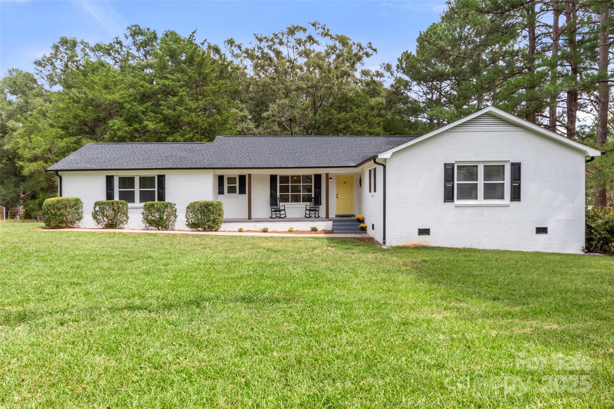2178 Eastview Road Property Photo 1