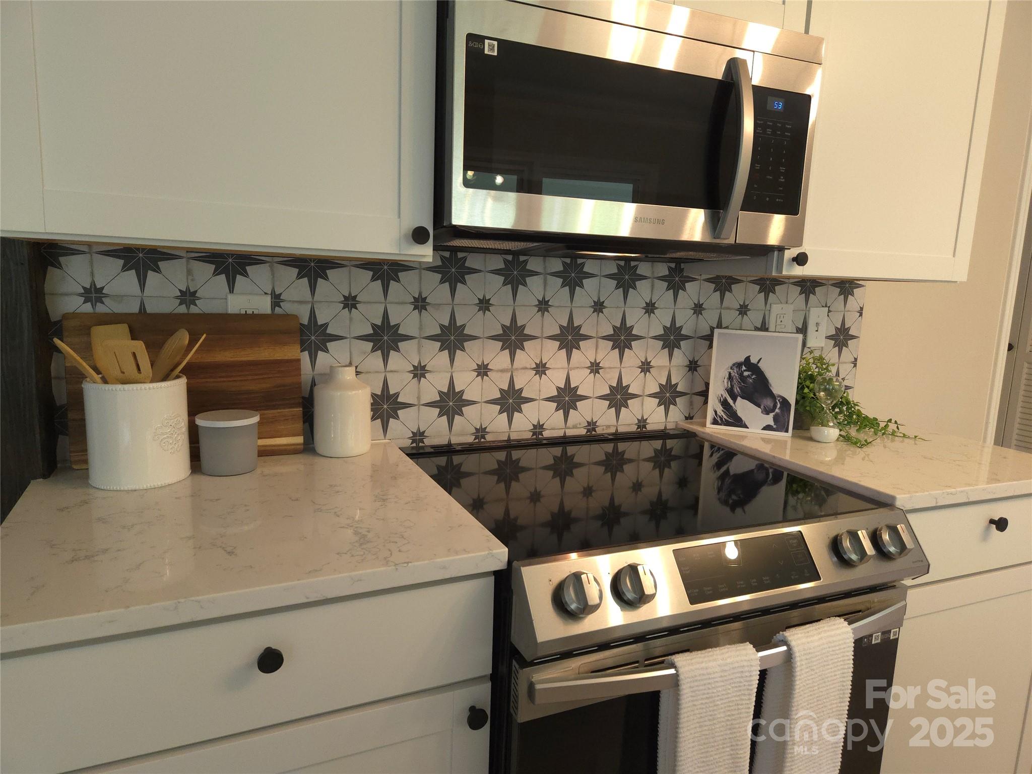 2178 Eastview Road Property Photo 10