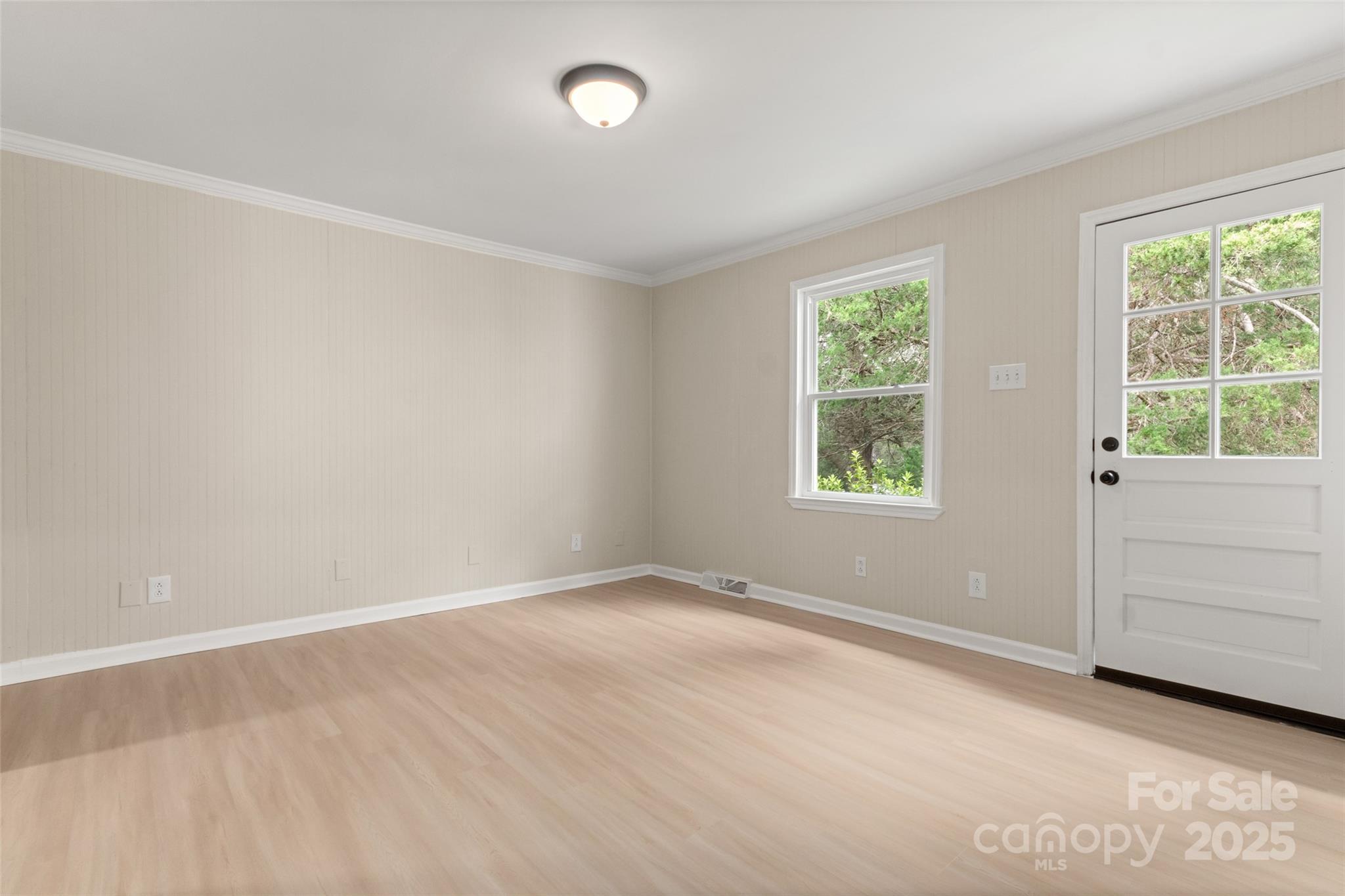 2178 Eastview Road Property Photo 25