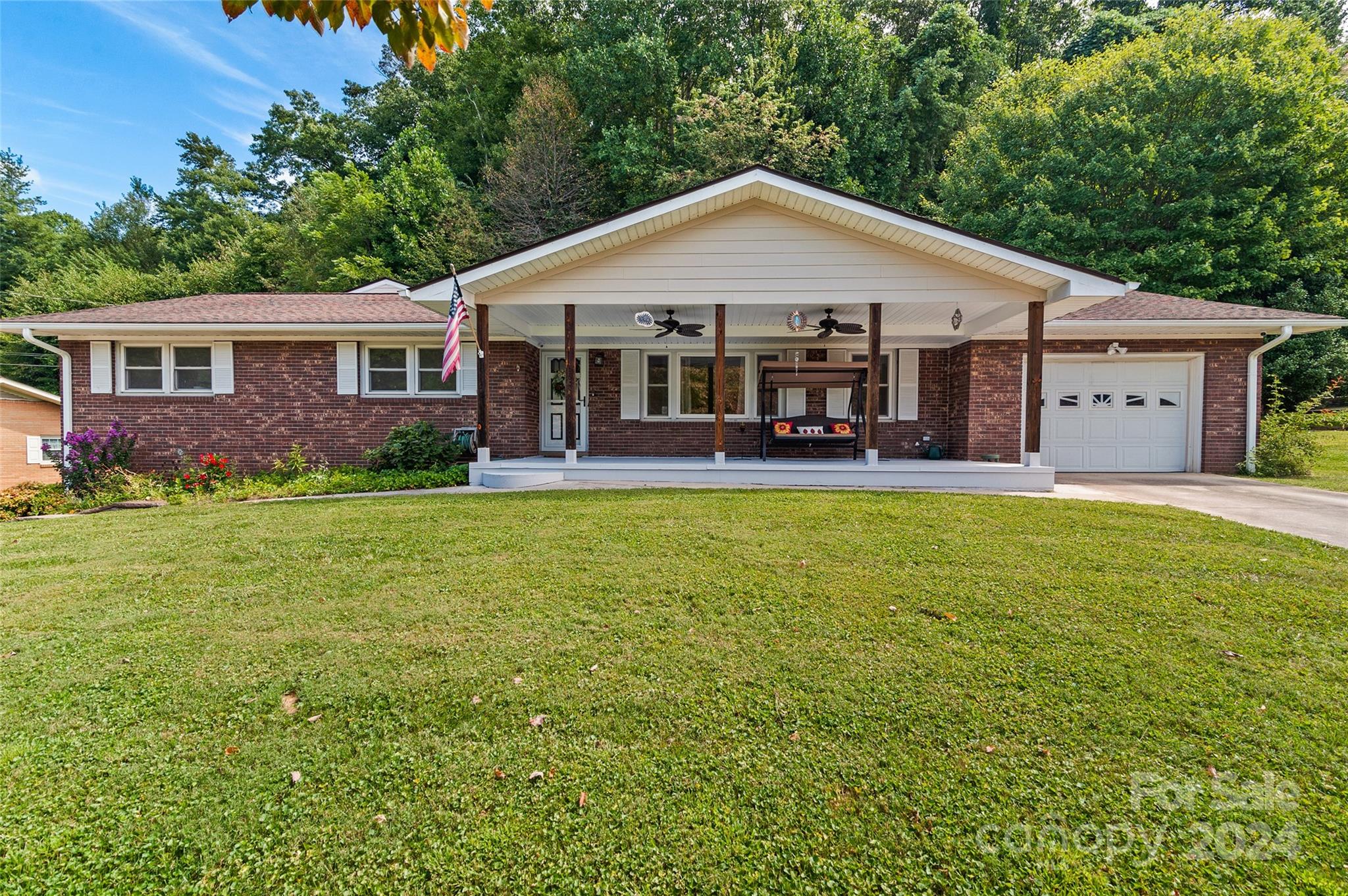 121 Auburn Park Drive Property Photo 2