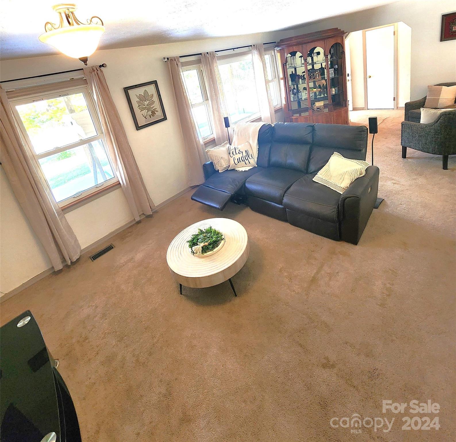 121 Auburn Park Drive Property Photo 8