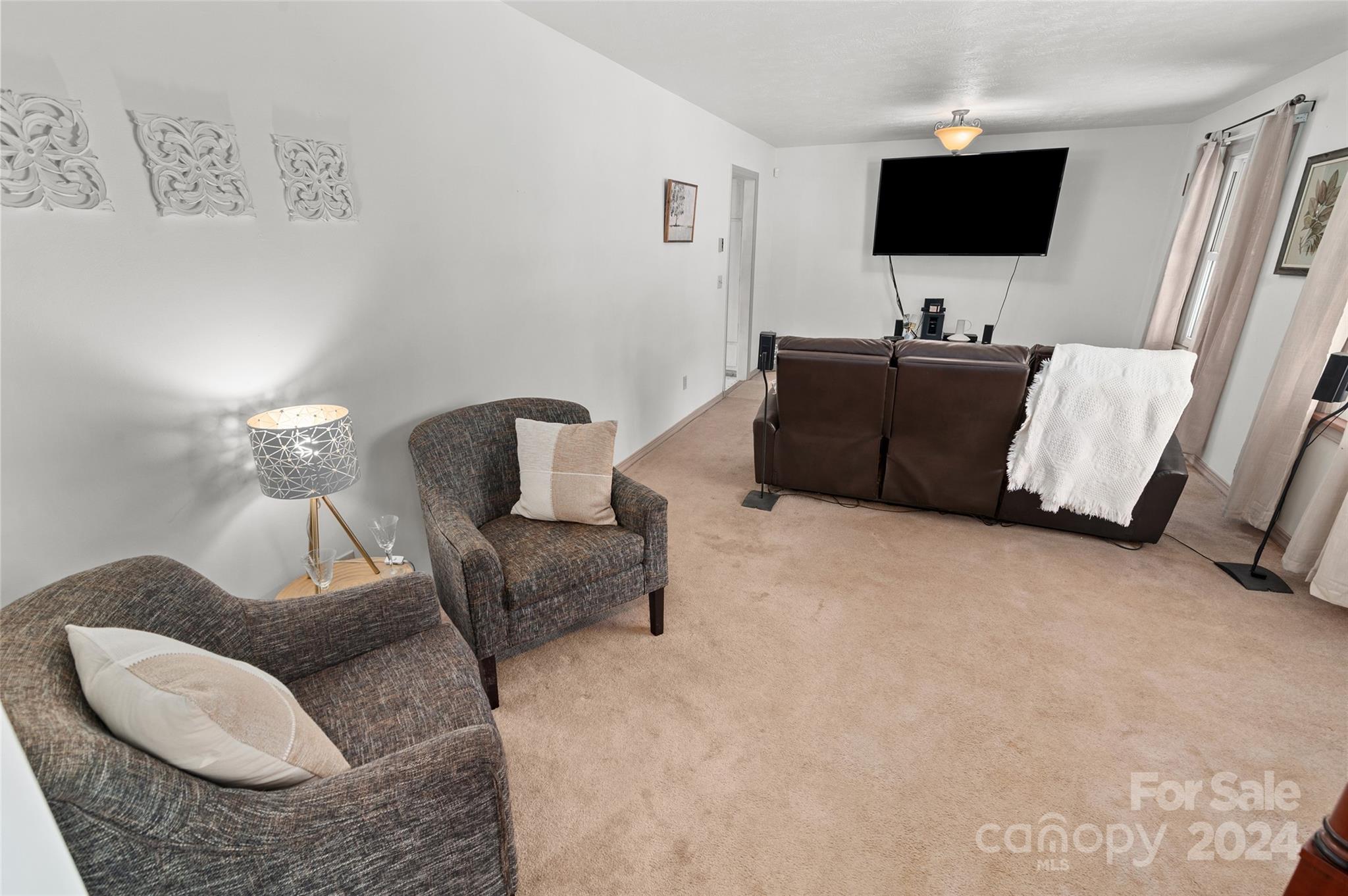 121 Auburn Park Drive Property Photo 9