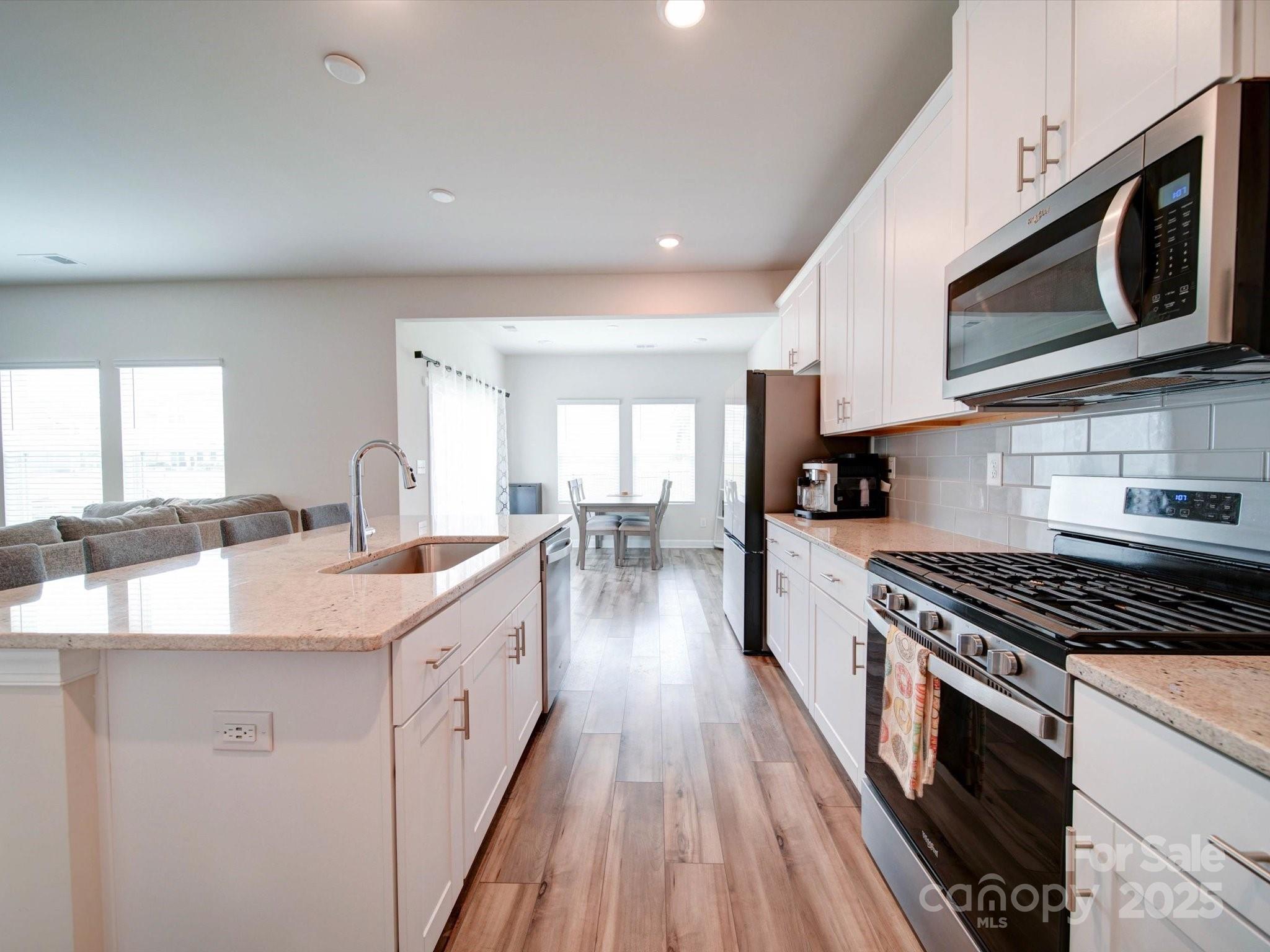 102 Guardian Gate Drive Property Photo 2