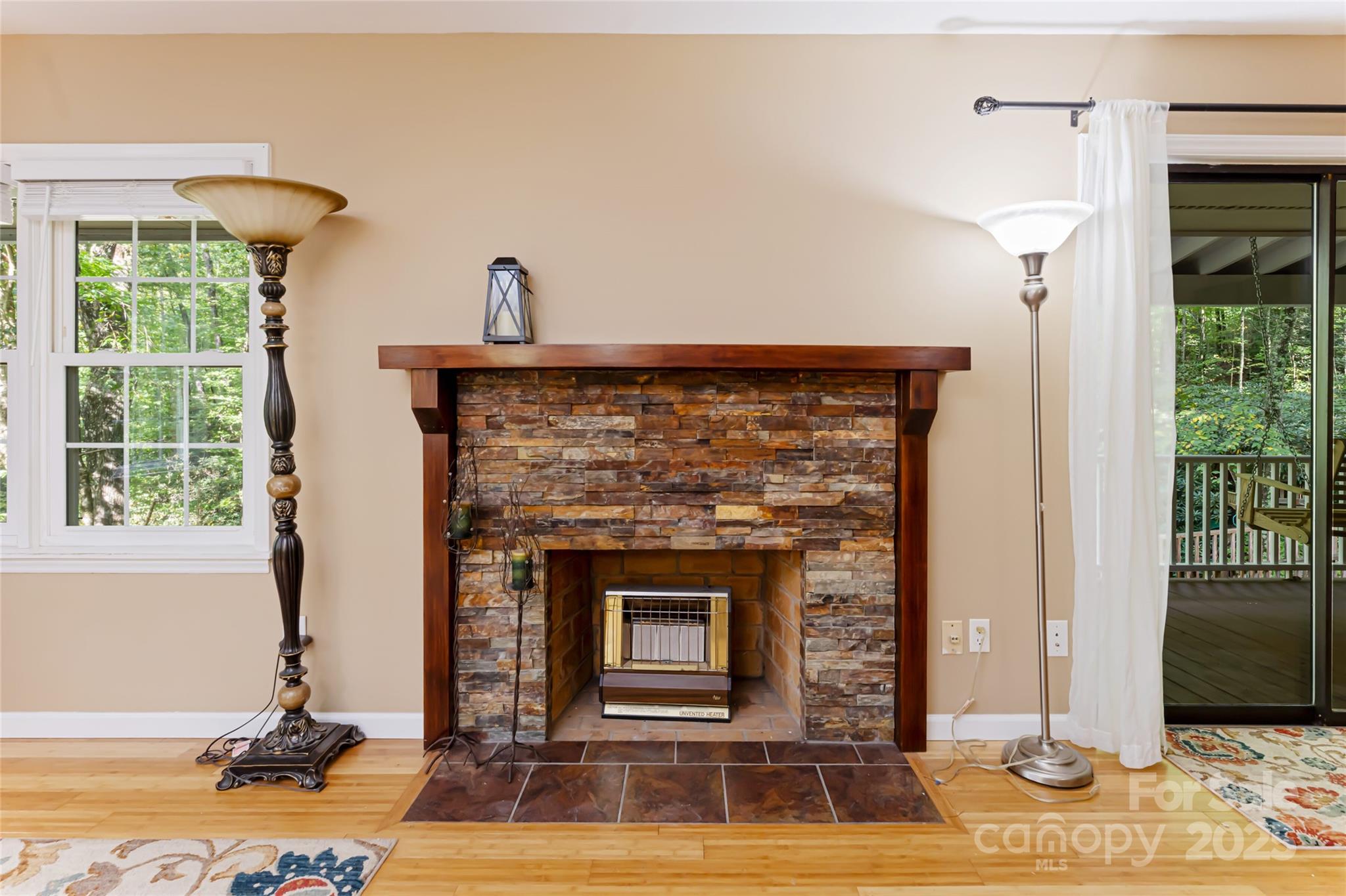 520 Oakwilde Drive Property Photo 6