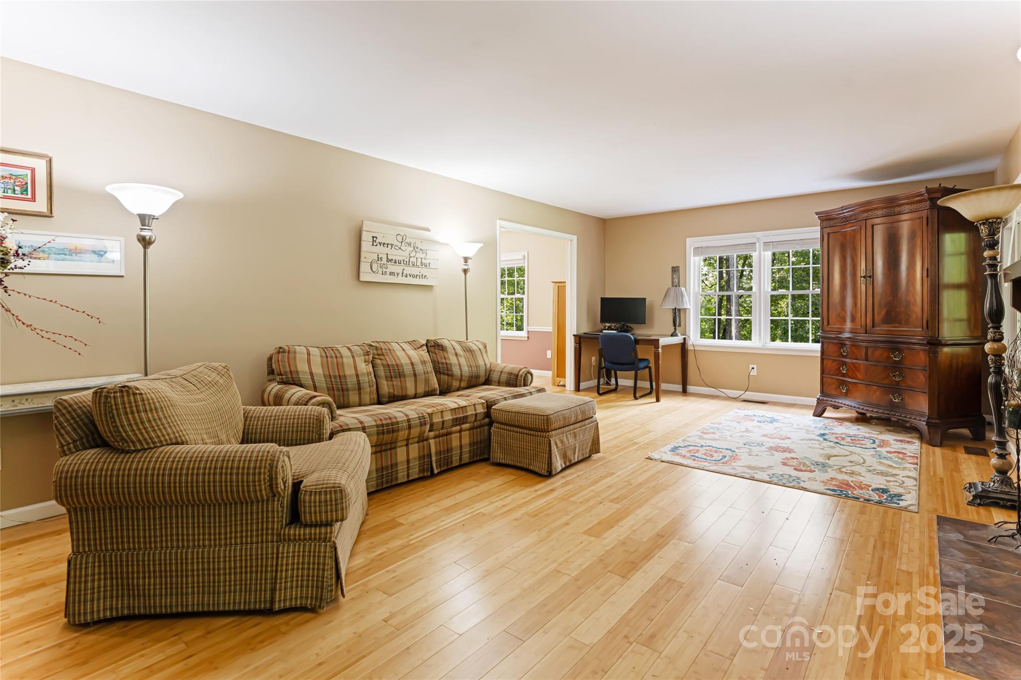 520 Oakwilde Drive Property Photo 8