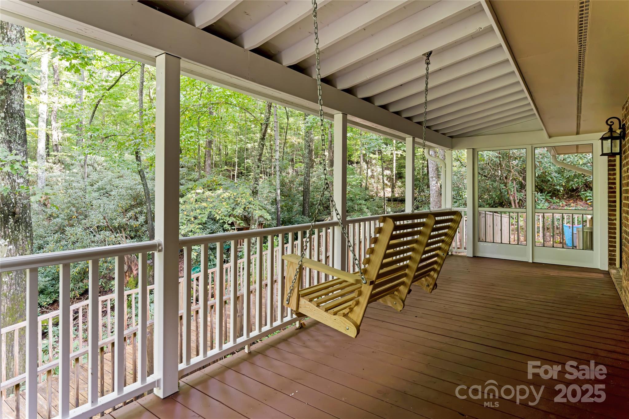 520 Oakwilde Drive Property Photo 12