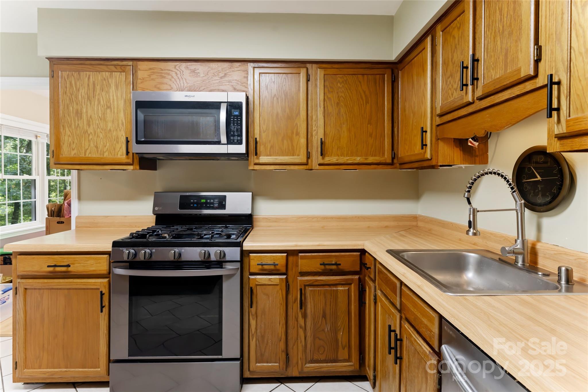 520 Oakwilde Drive Property Photo 15