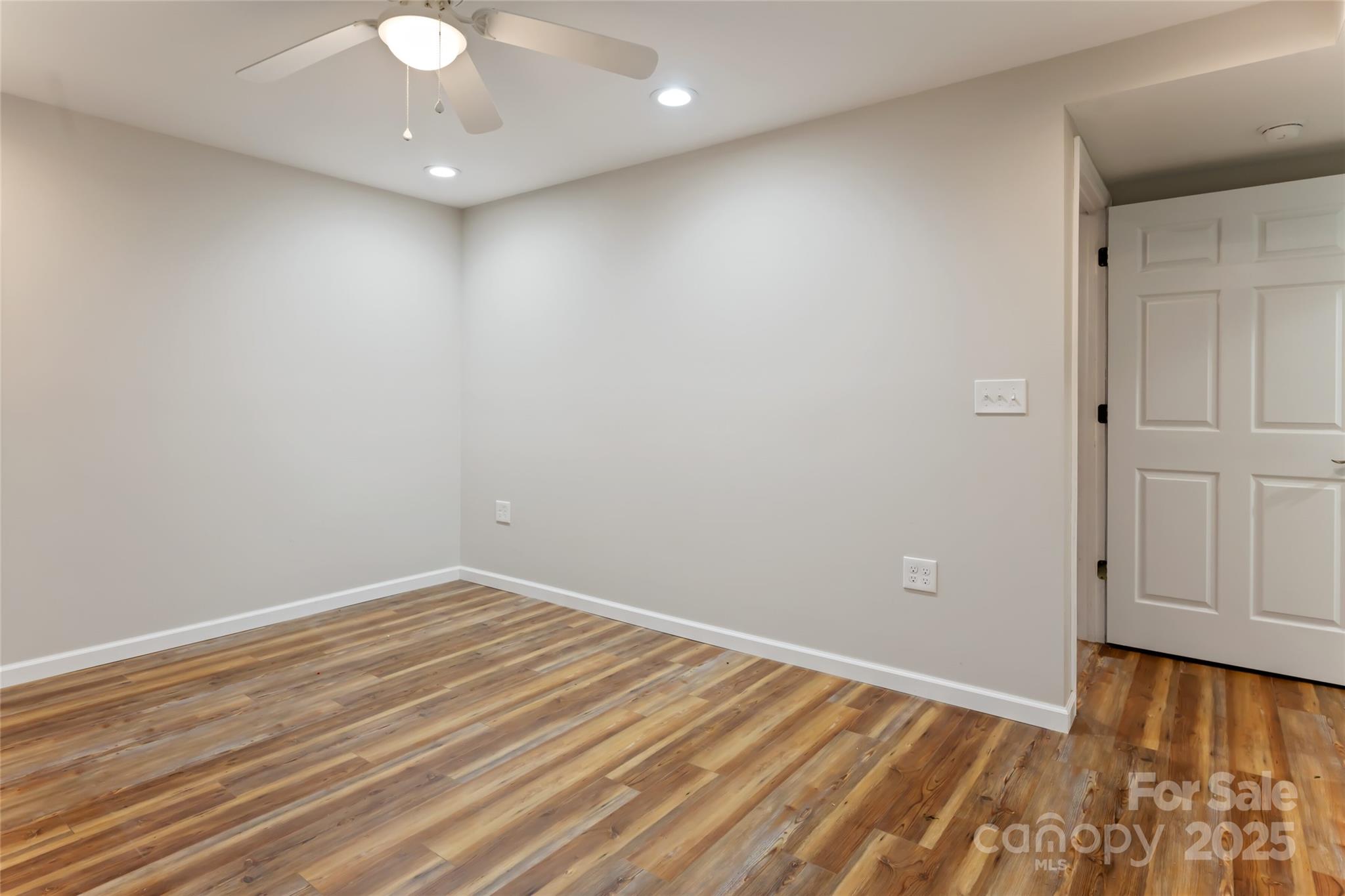 520 Oakwilde Drive Property Photo 29