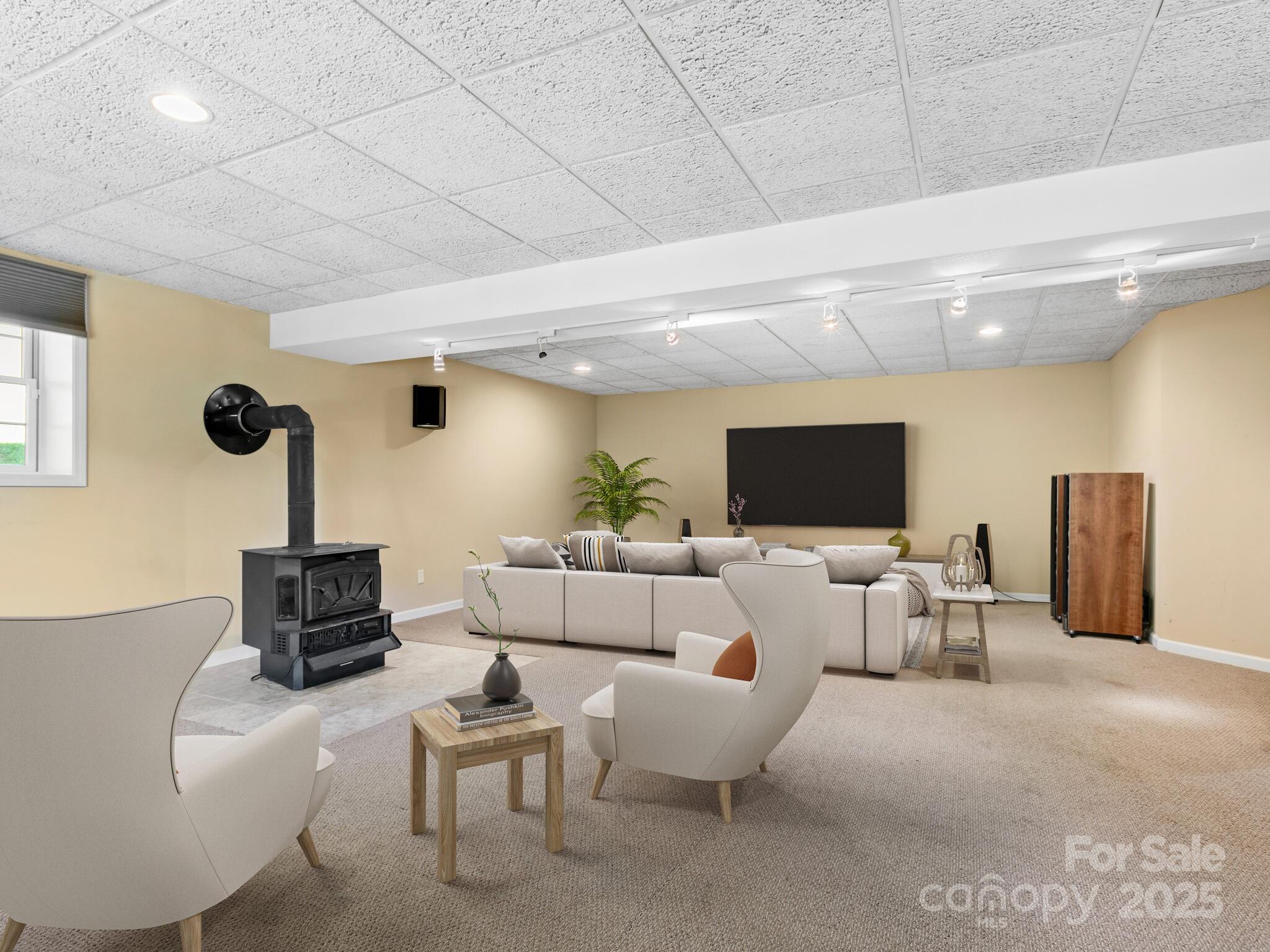 515 Pond Road Property Photo 6