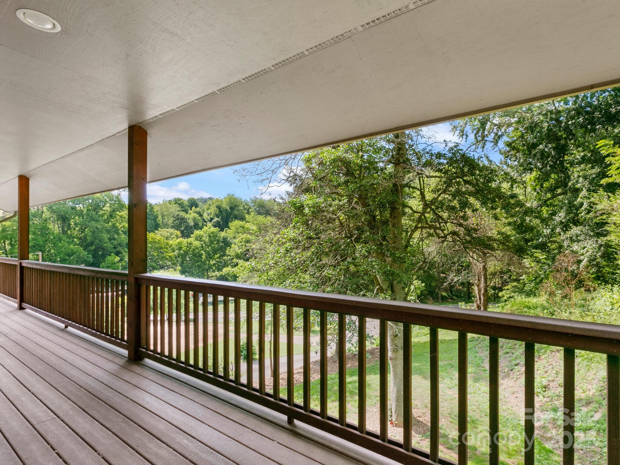 515 Pond Road Property Photo 9