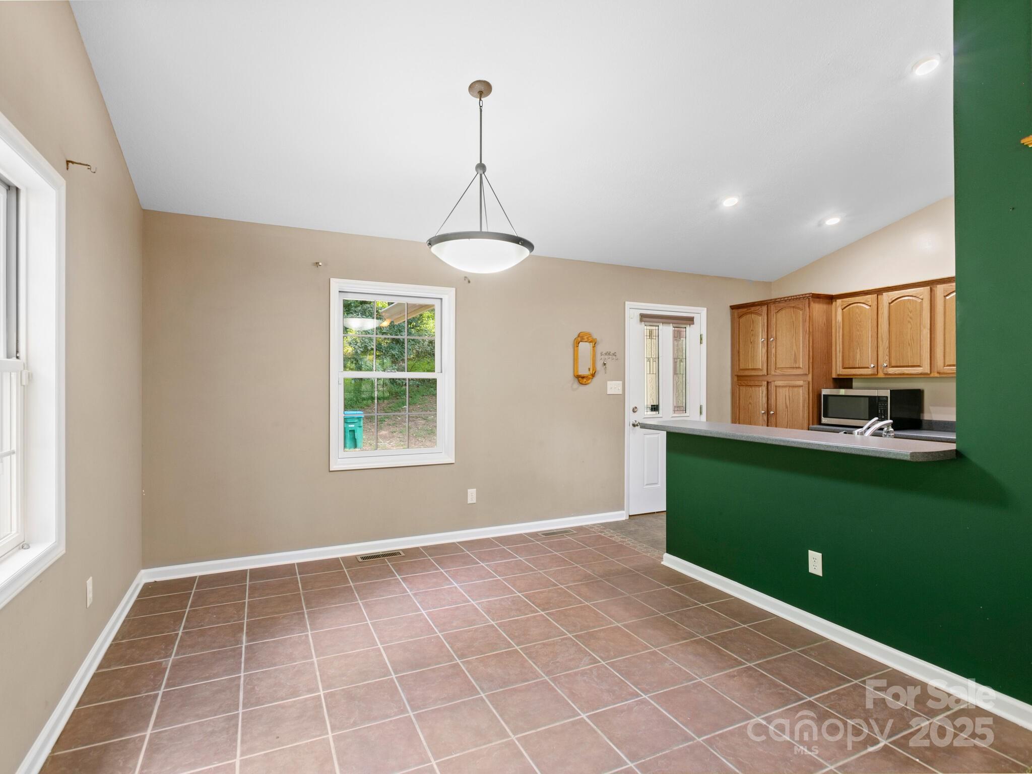 515 Pond Road Property Photo 12