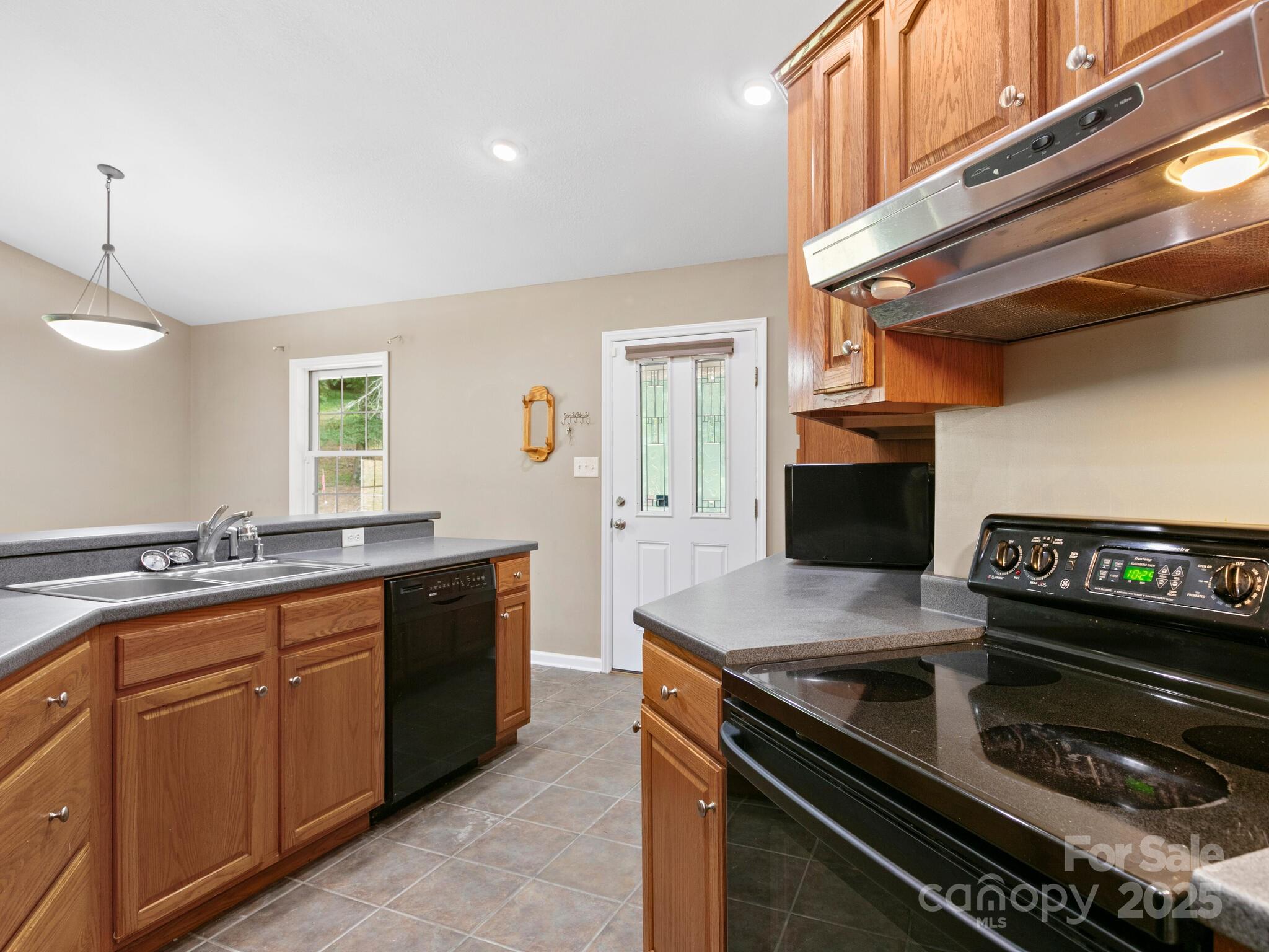 515 Pond Road Property Photo 13