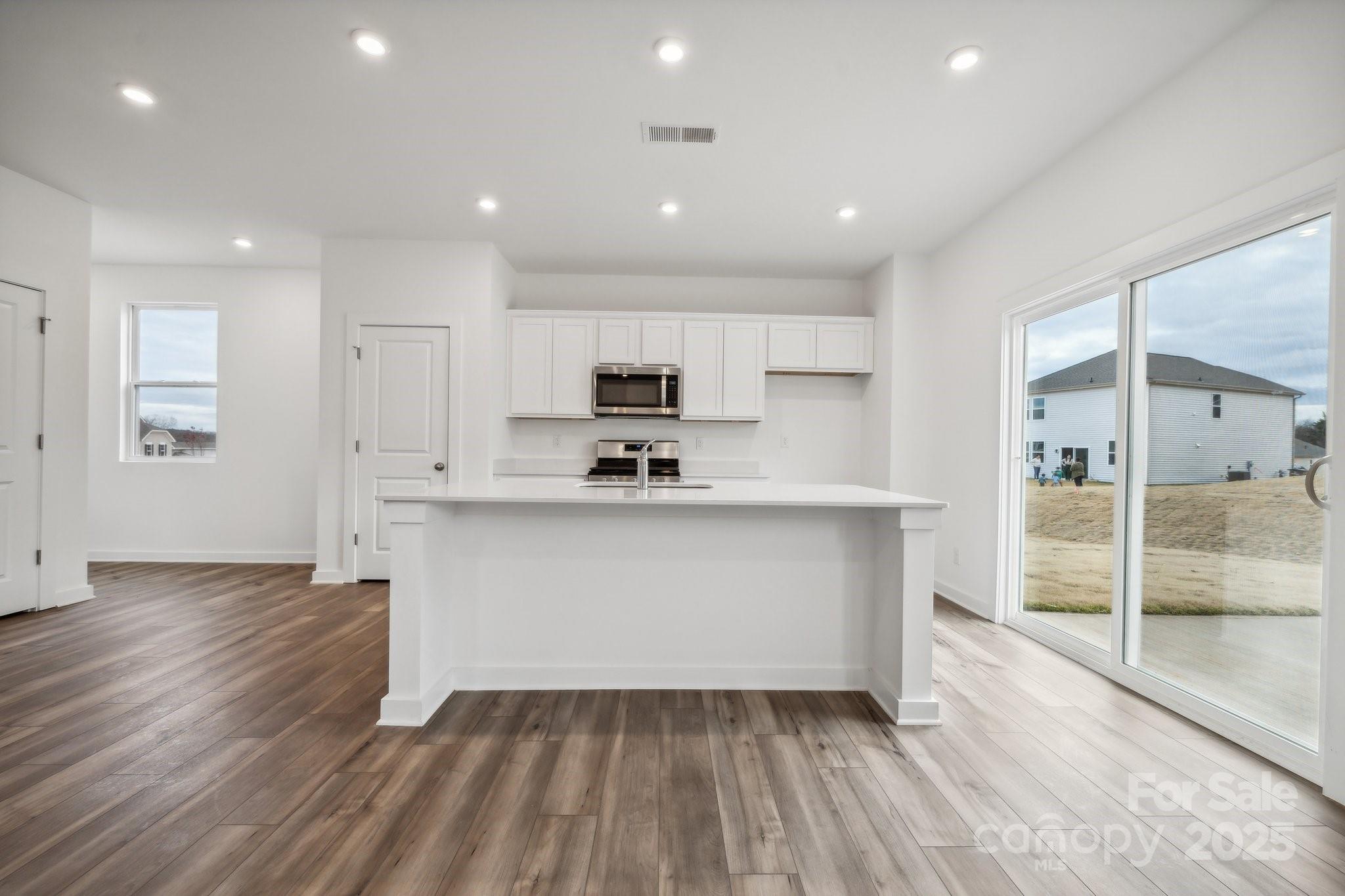 731 Olde England Drive Property Photo 4