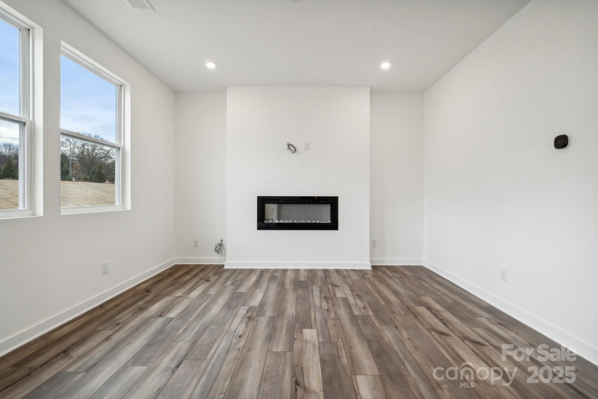 731 Olde England Drive Property Photo 6