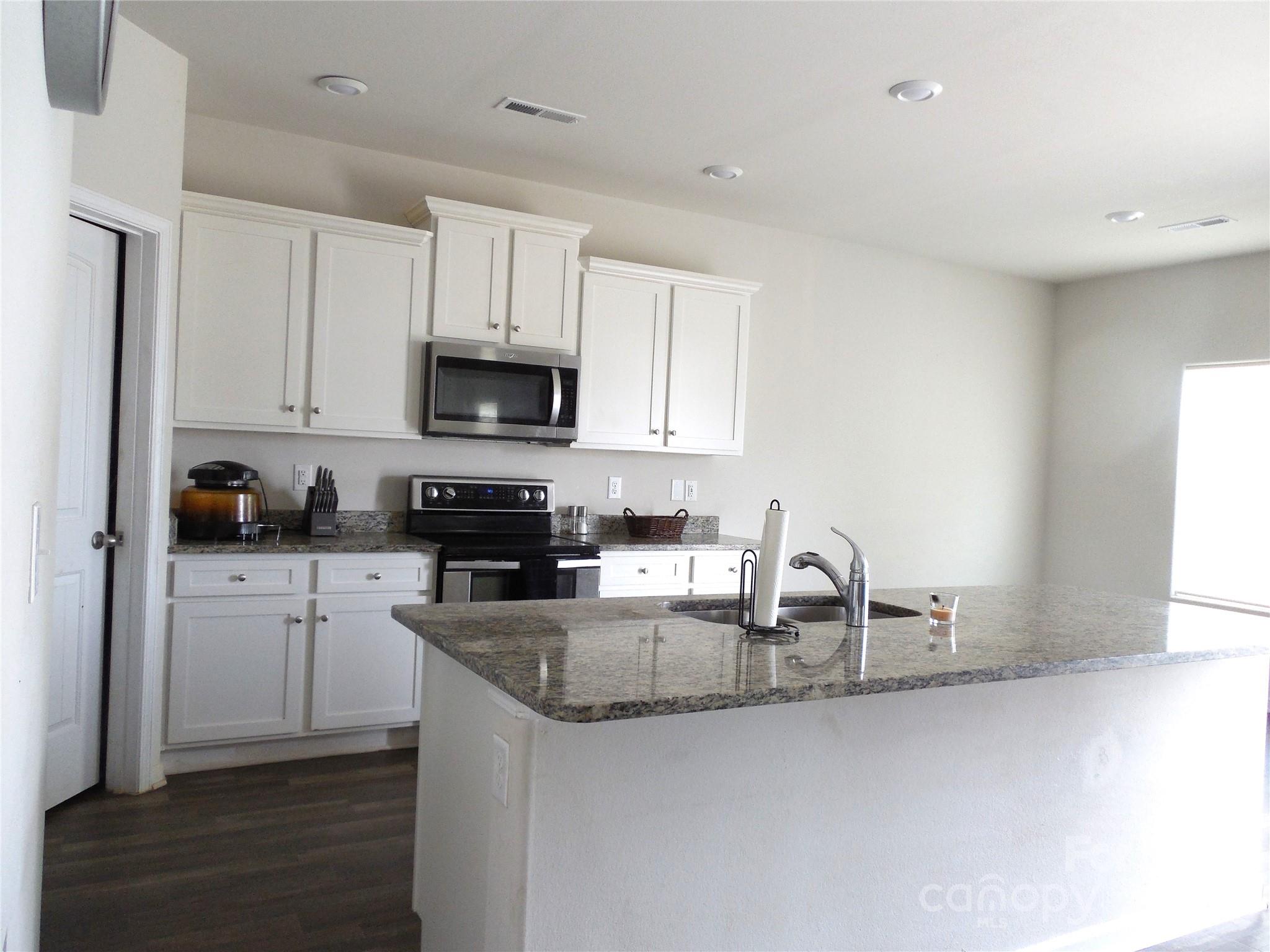 1109 Creedmore Court Property Photo 5
