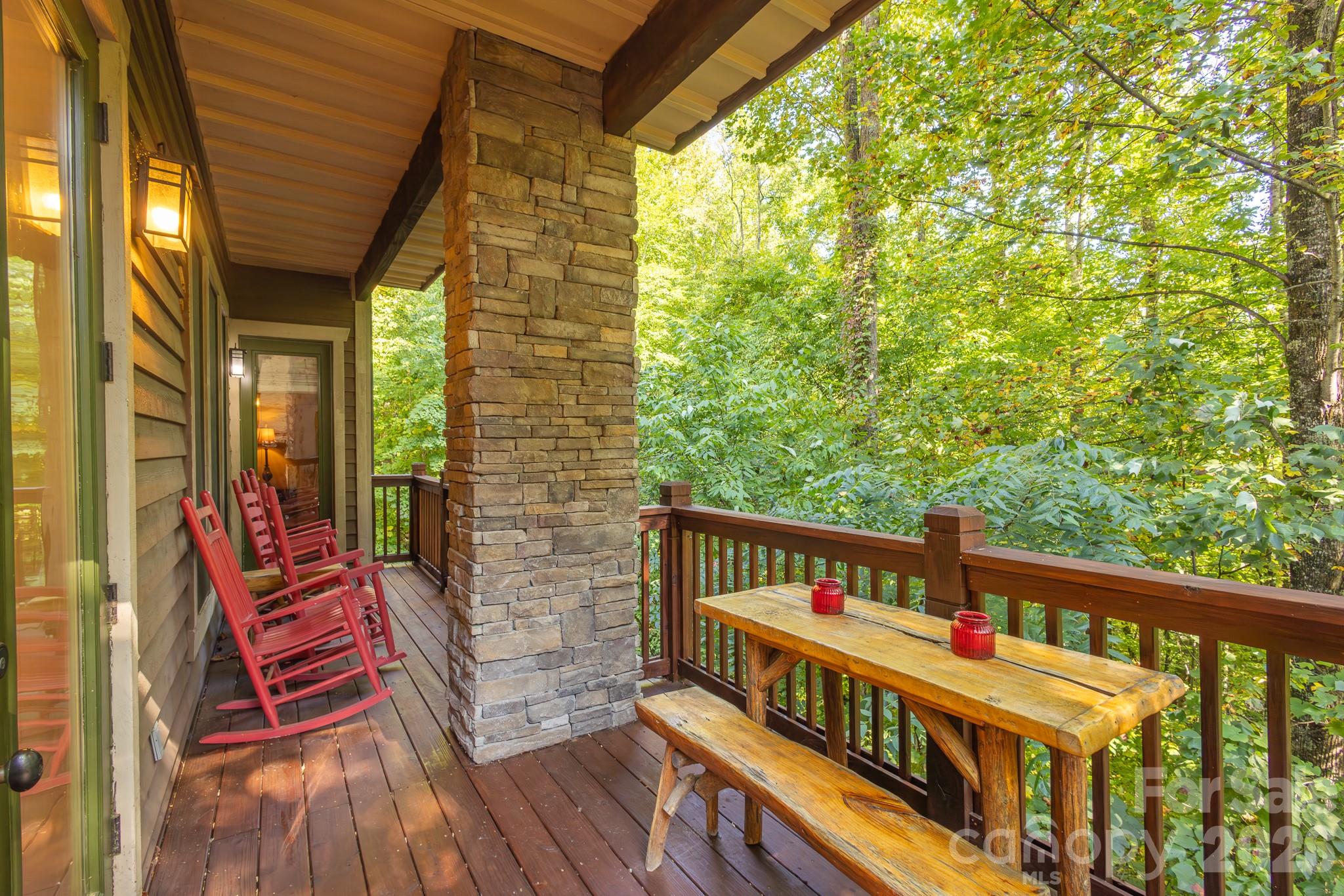 150-2 Saddle Notch Lane Property Photo 1