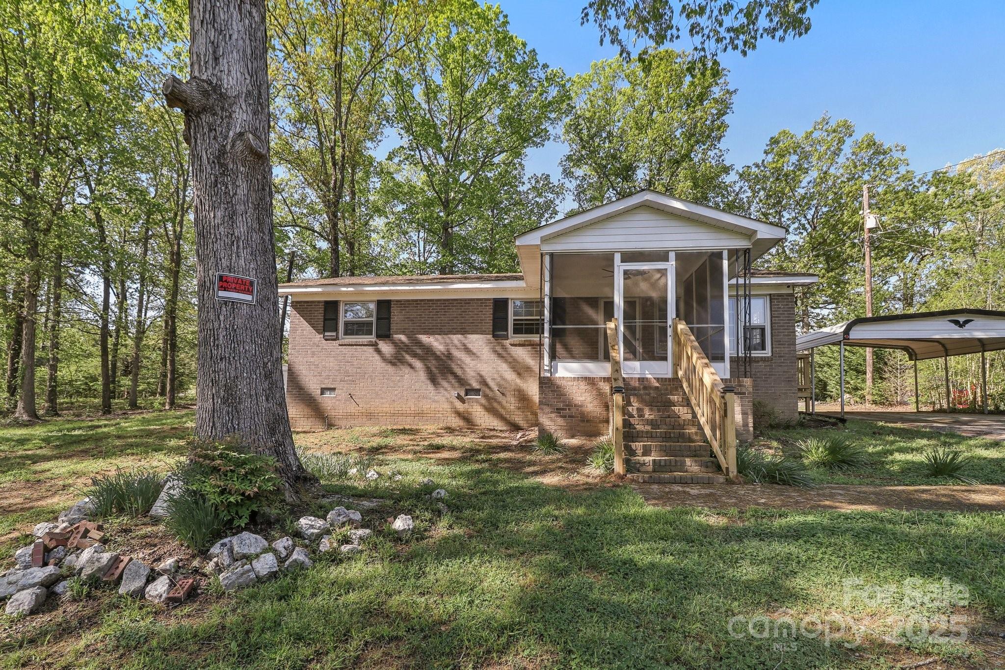 1725 Feature Road Property Photo