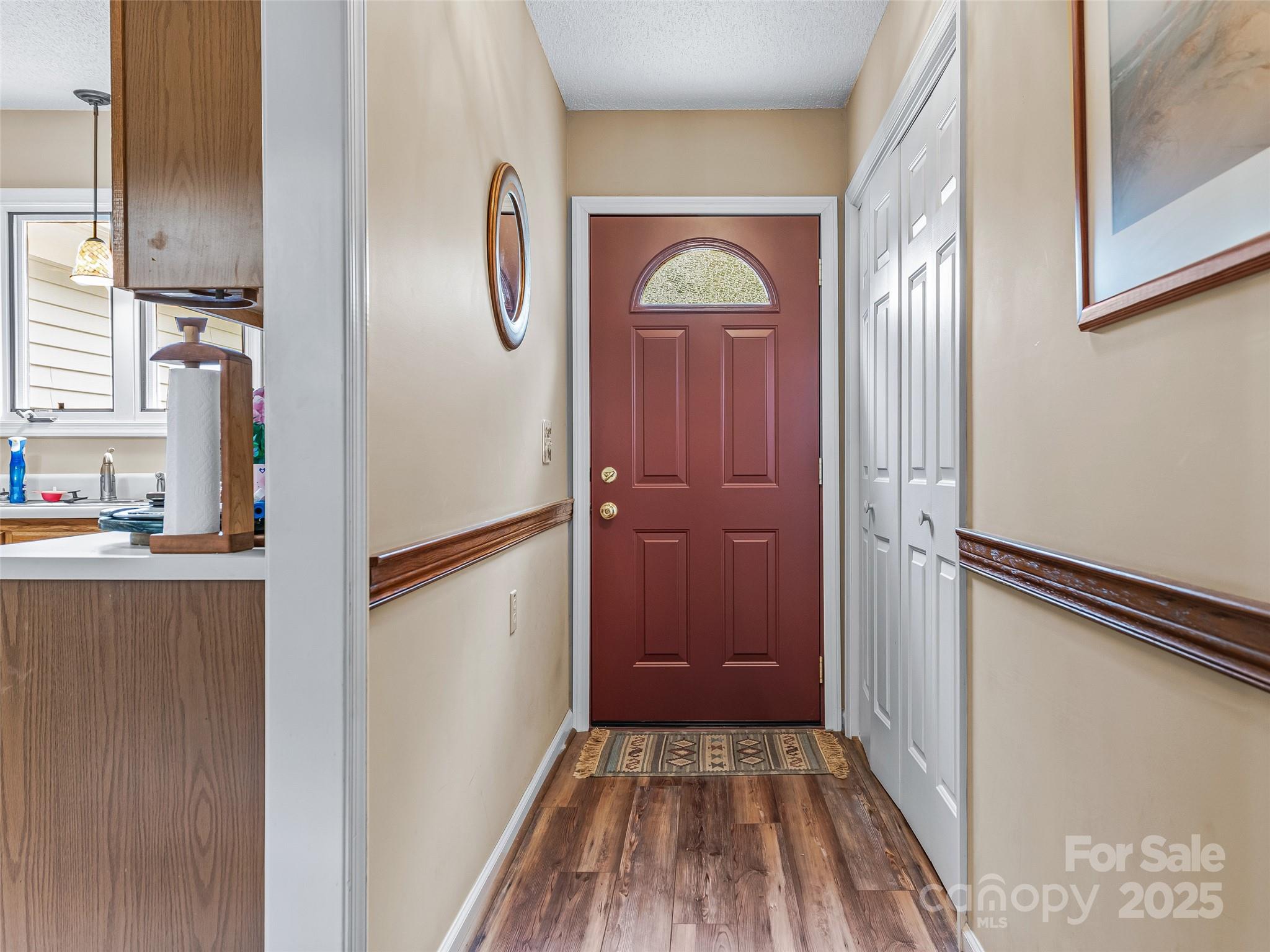 144 Derbyshire Drive Property Photo 5