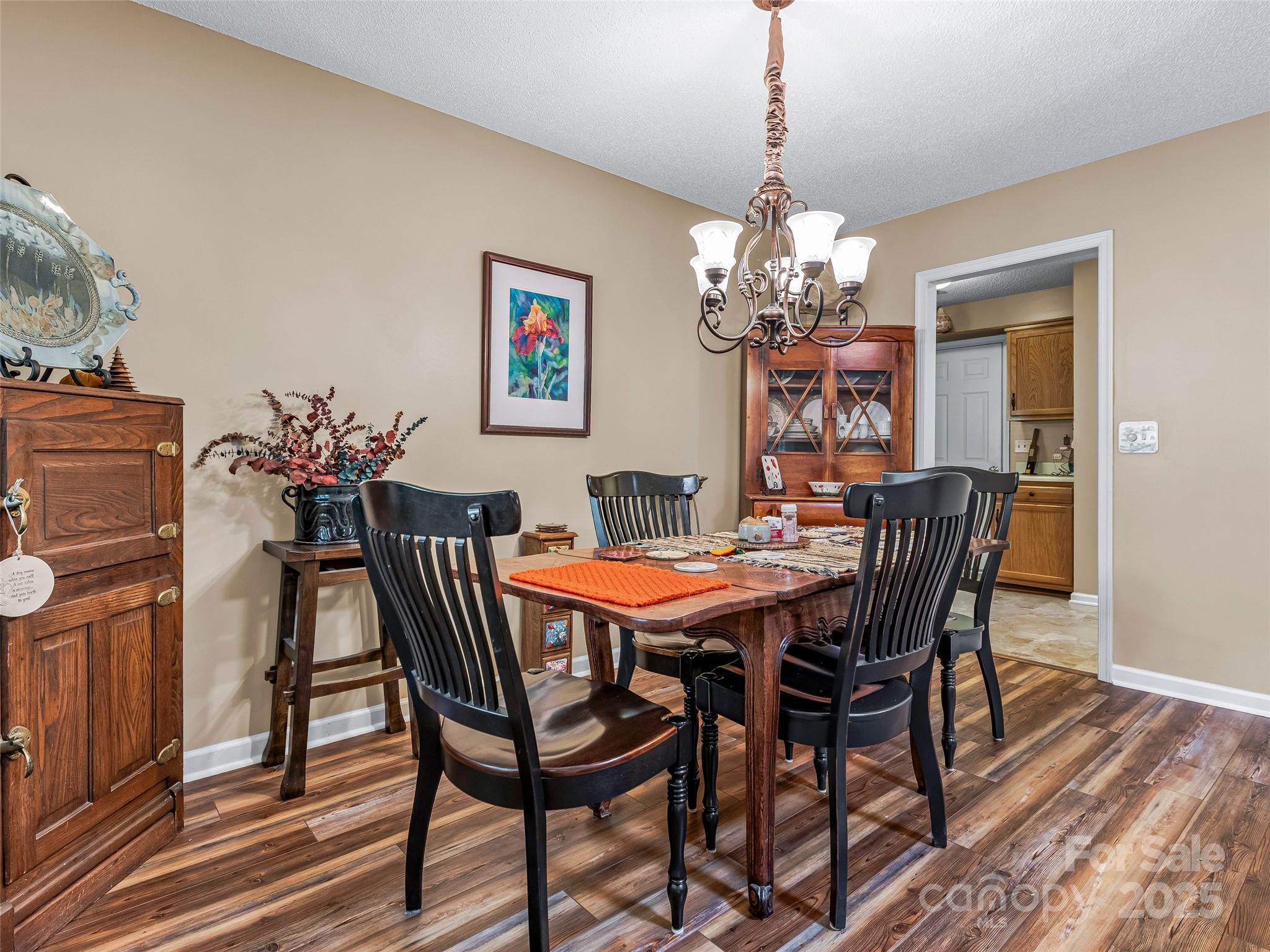 144 Derbyshire Drive Property Photo 12