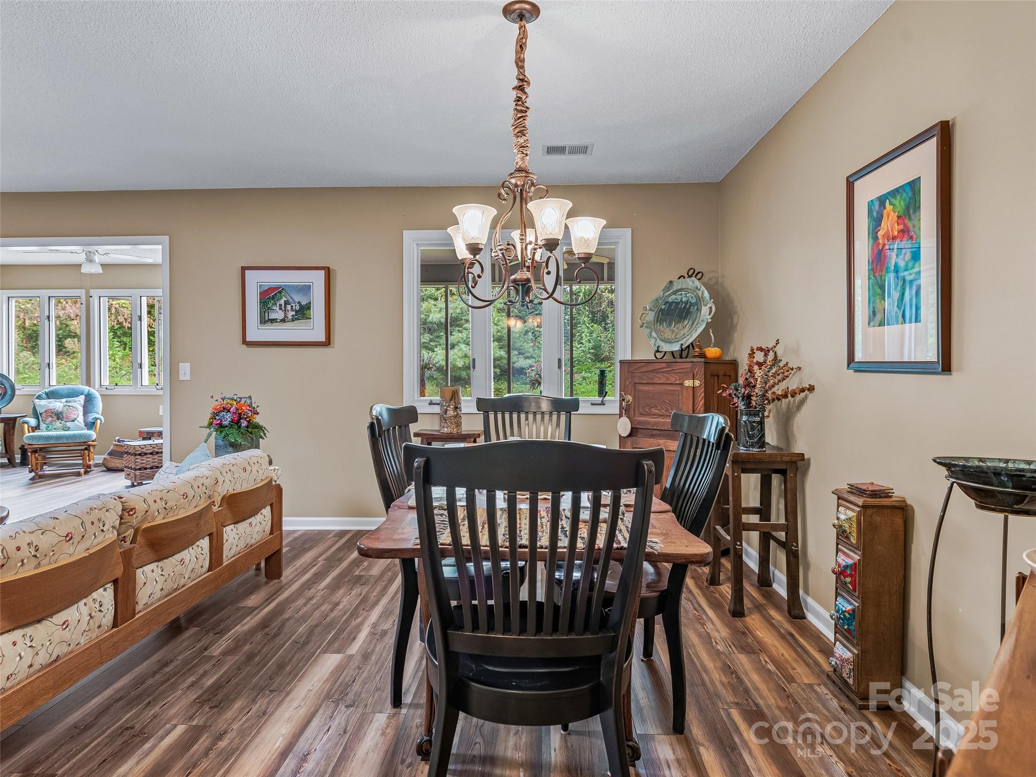 144 Derbyshire Drive Property Photo 13