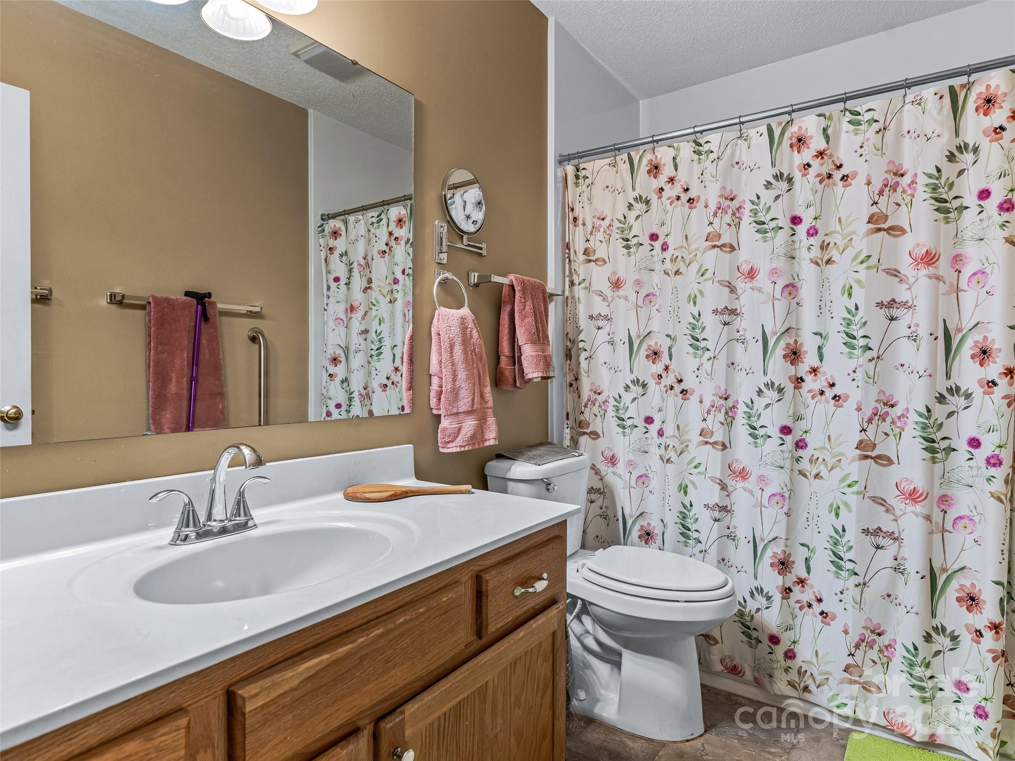 144 Derbyshire Drive Property Photo 18