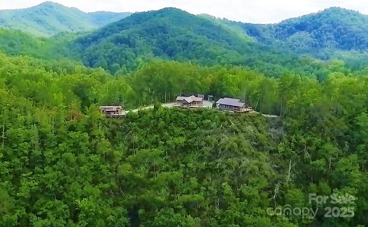 1628 Round Hill Road Property Photo 2