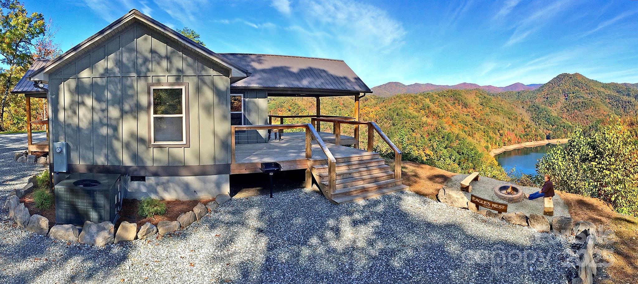 1628 Round Hill Road Property Photo 6