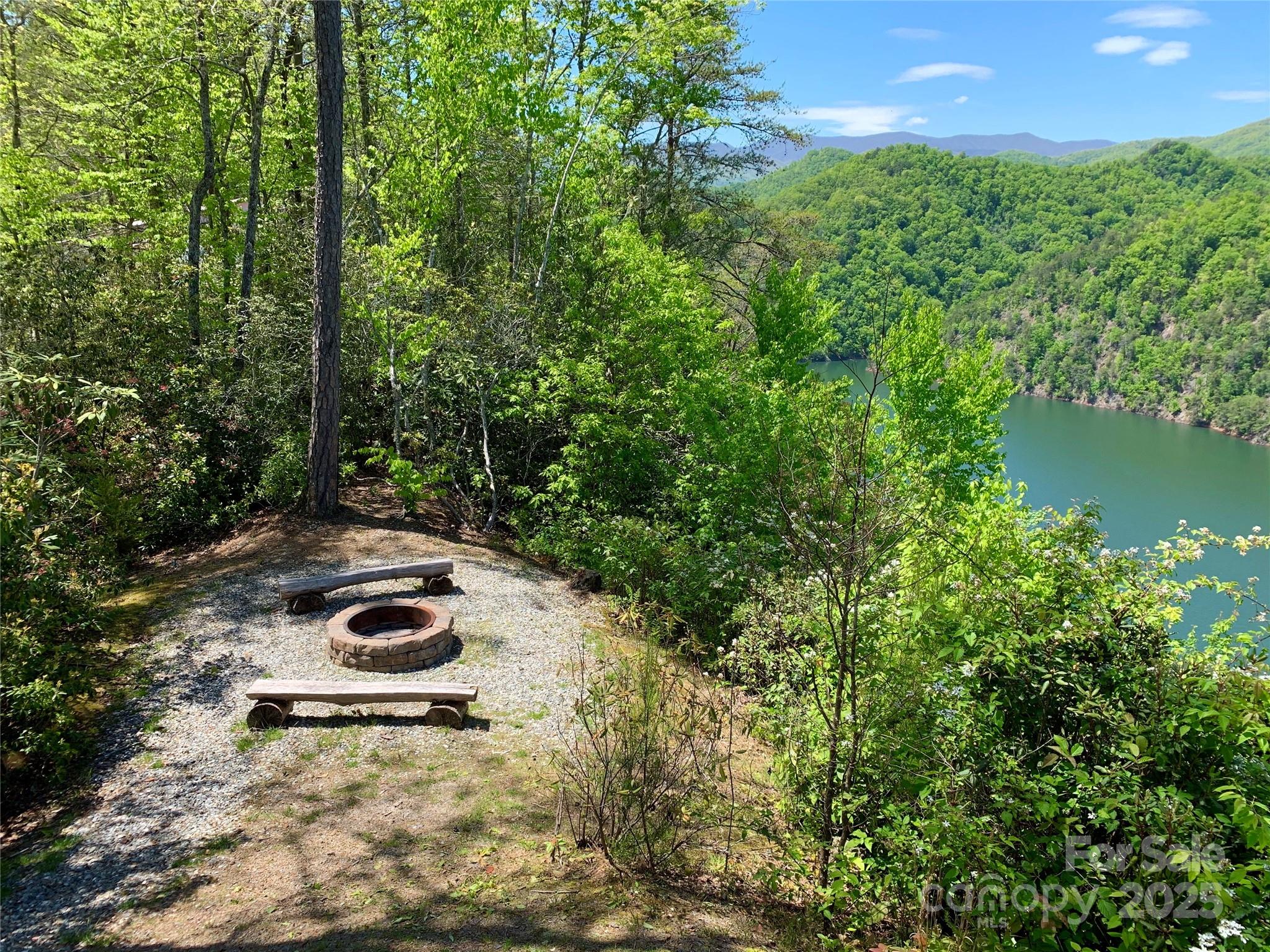 1628 Round Hill Road Property Photo 20