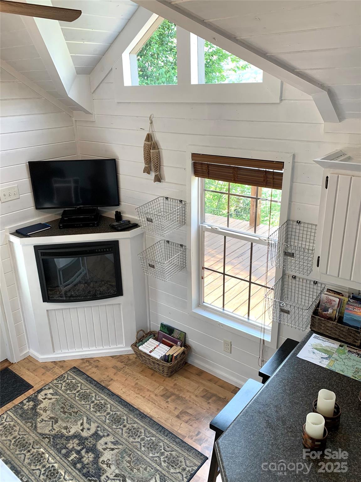 1628 Round Hill Road Property Photo 21