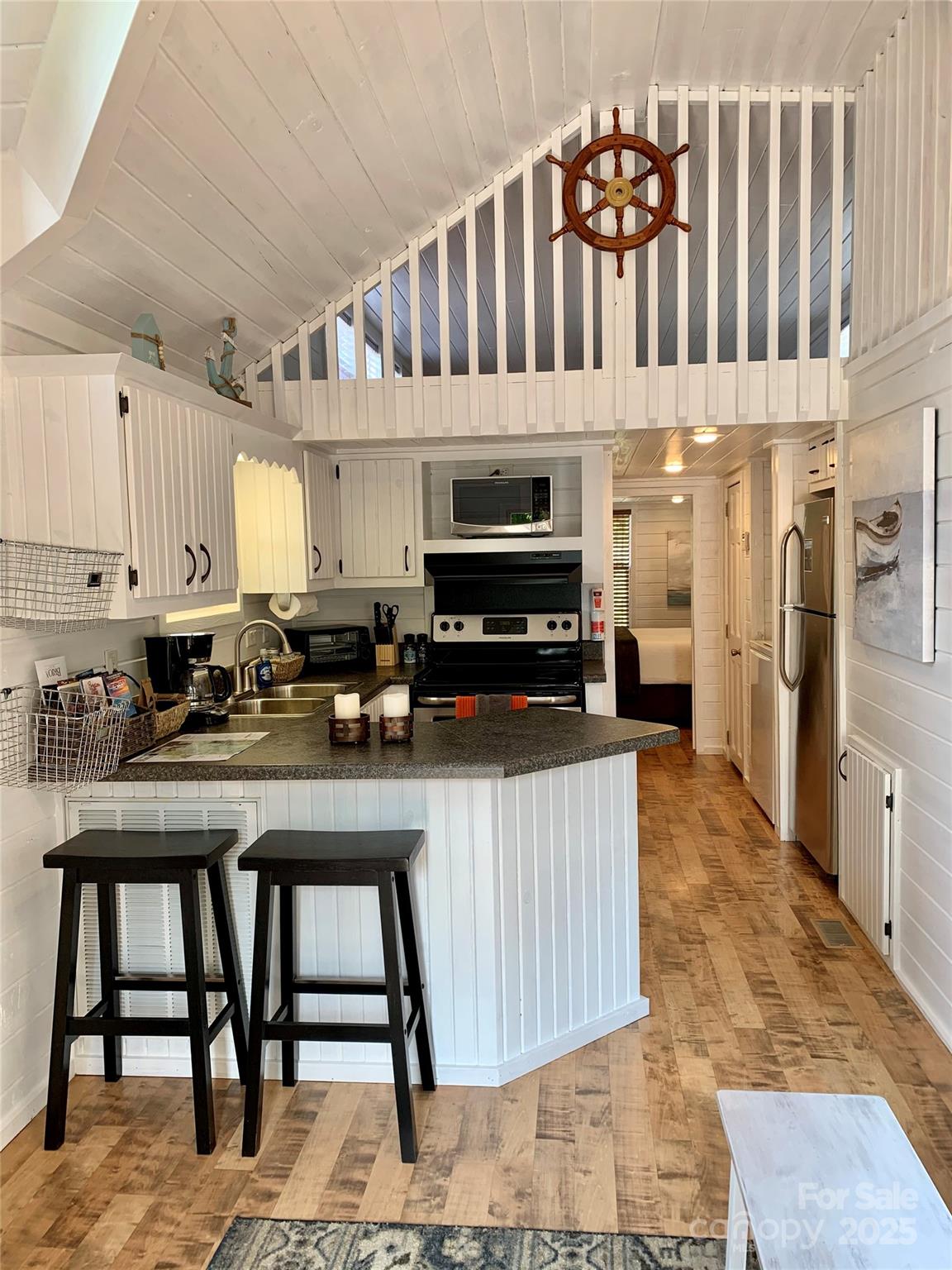 1628 Round Hill Road Property Photo 24