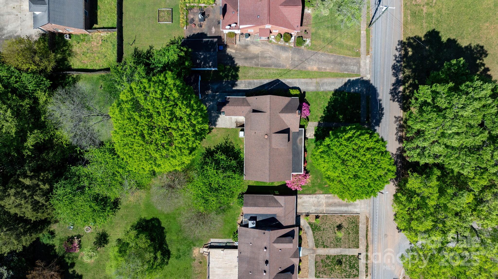 112 S 2nd Avenue Property Photo 5