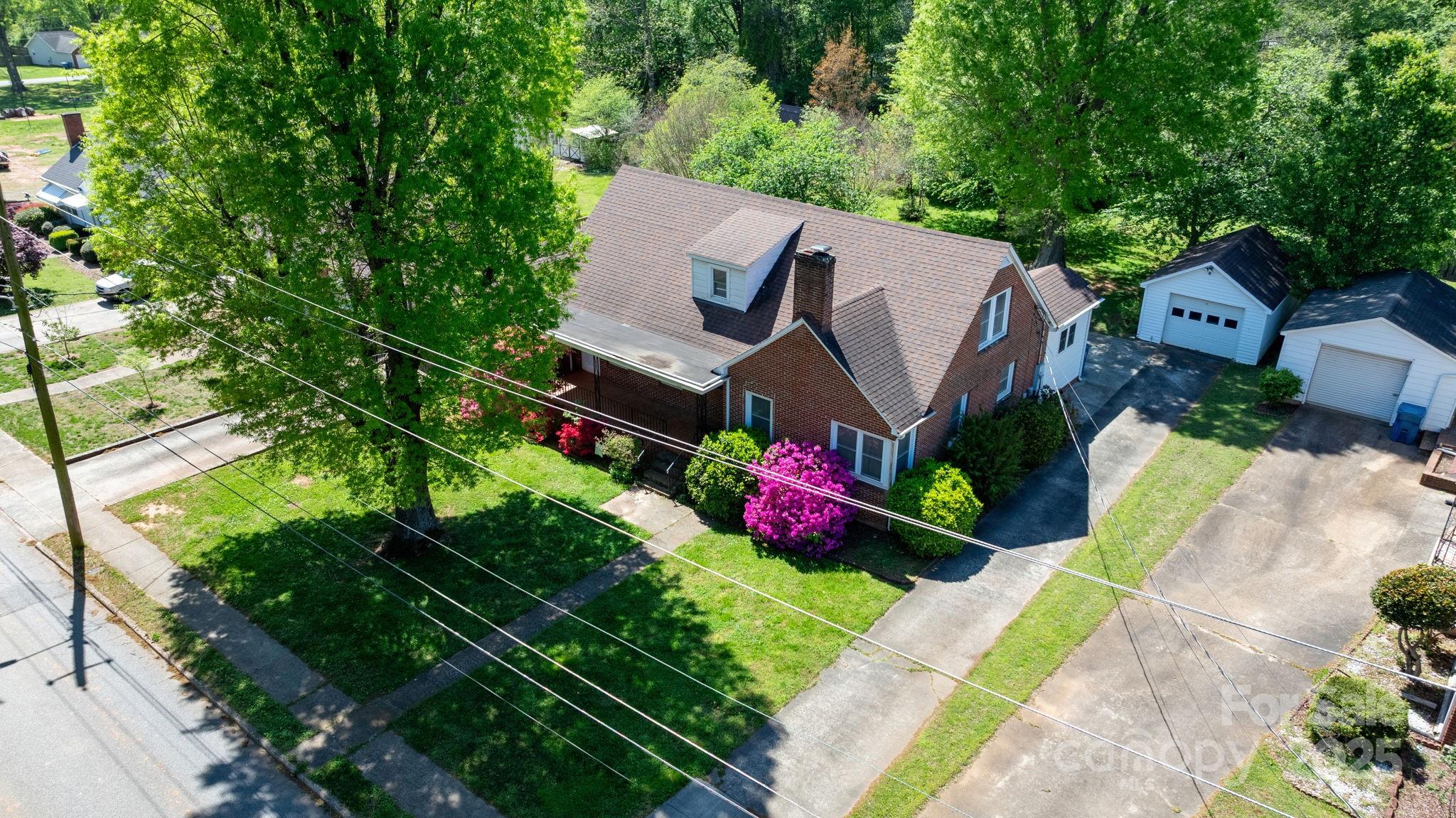 112 S 2nd Avenue Property Photo 6