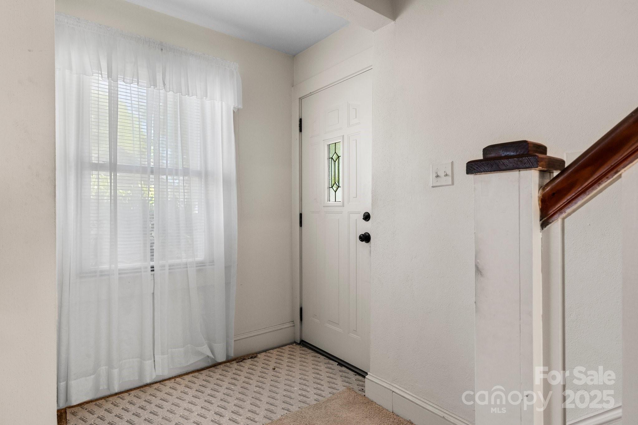 112 S 2nd Avenue Property Photo 9