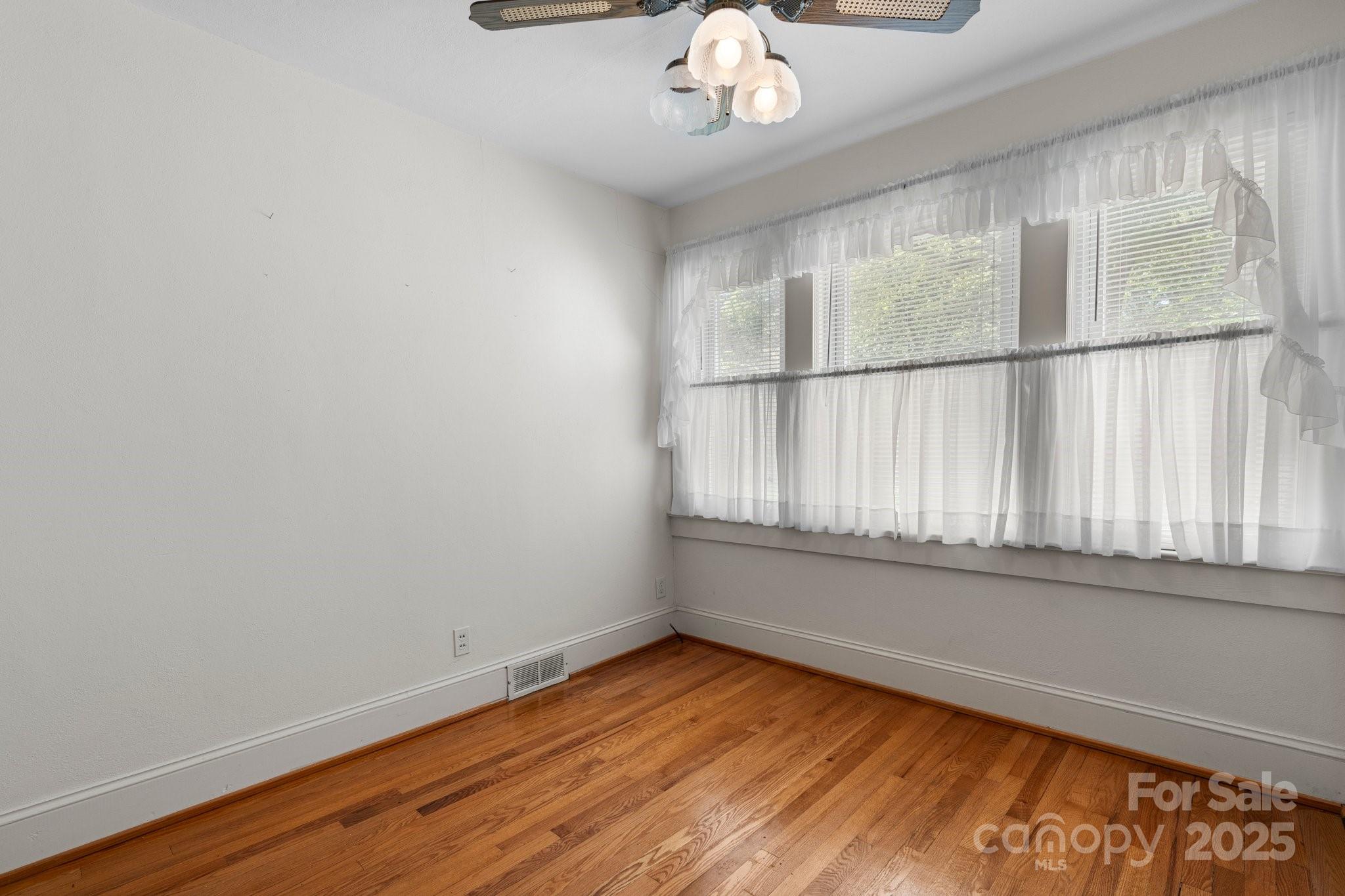 112 S 2nd Avenue Property Photo 12