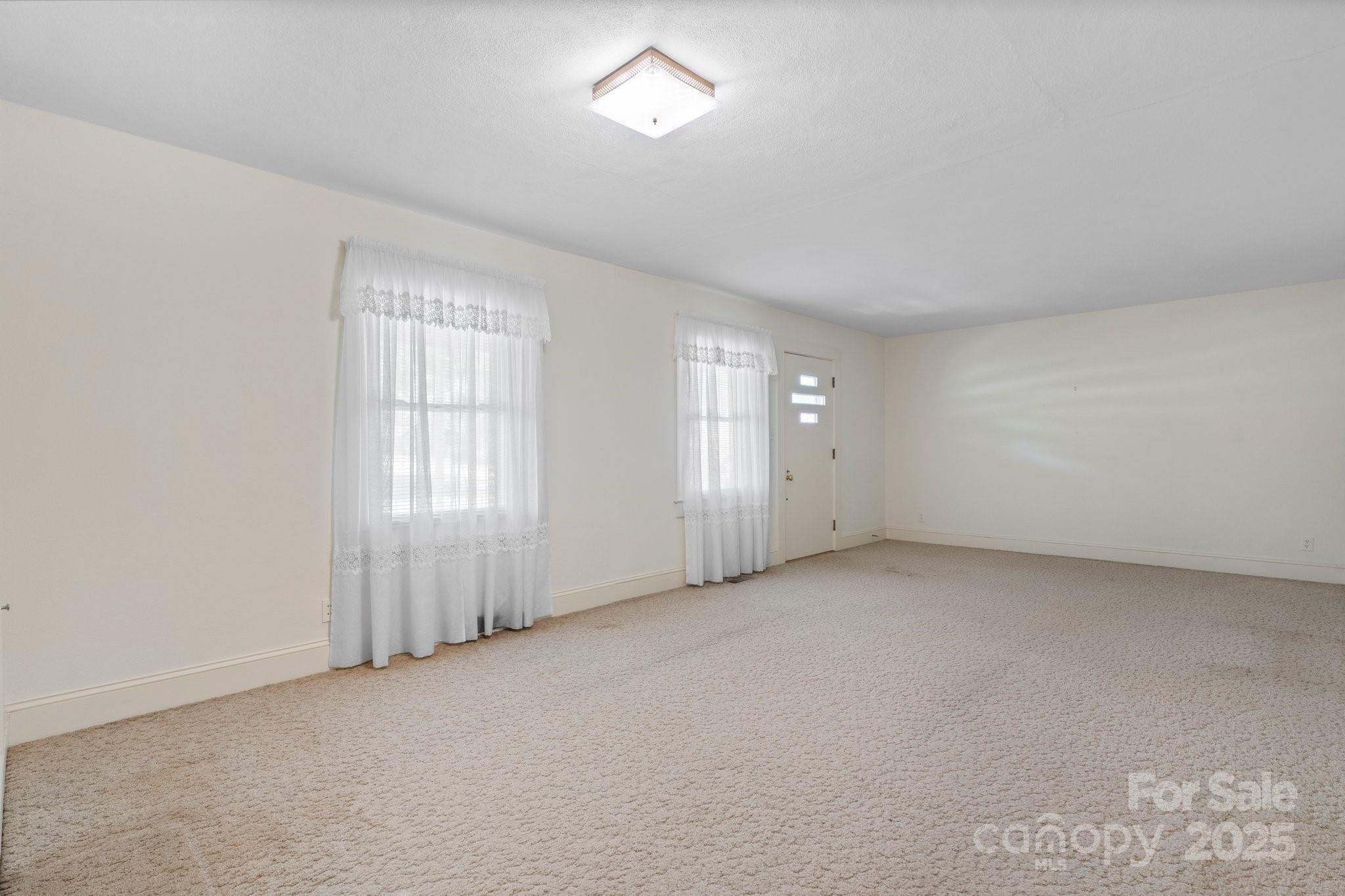 112 S 2nd Avenue Property Photo 15