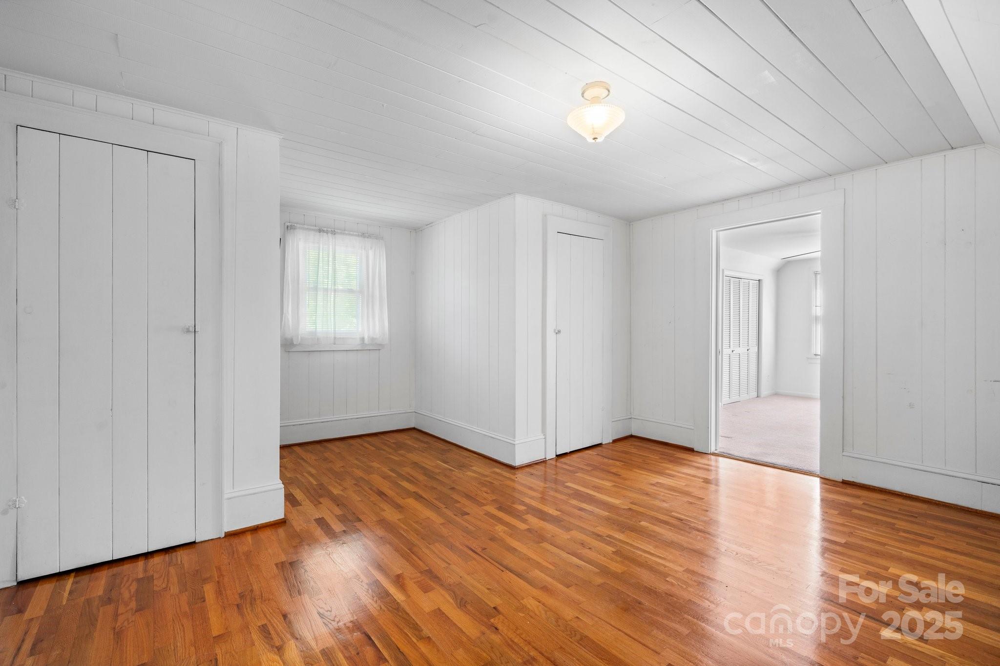 112 S 2nd Avenue Property Photo 18