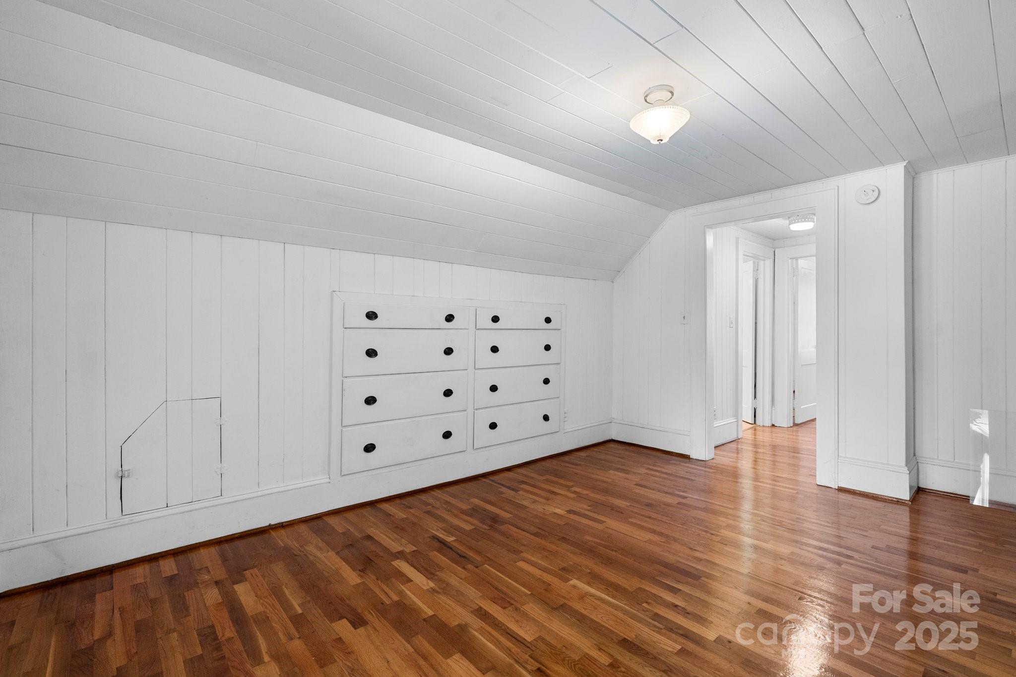 112 S 2nd Avenue Property Photo 19