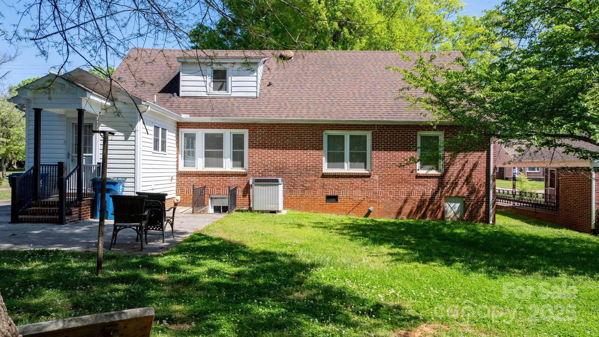 112 S 2nd Avenue Property Photo 29