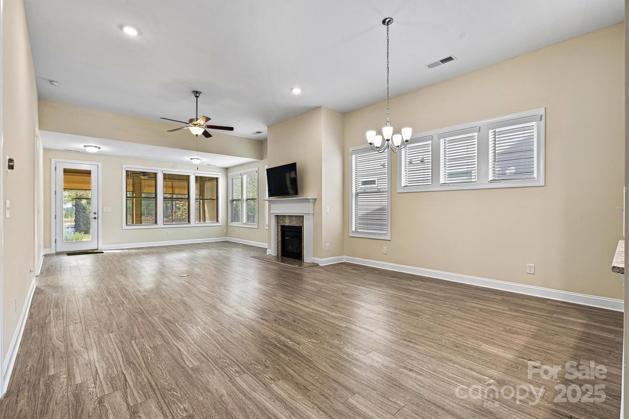 8121 Festival Way Property Photo 10