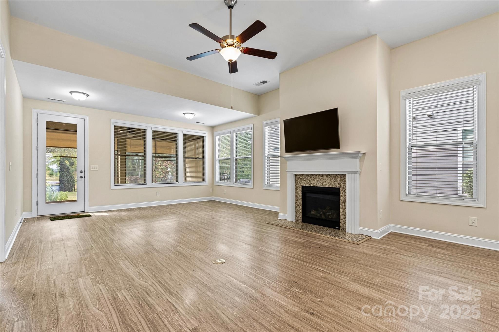 8121 Festival Way Property Photo 11