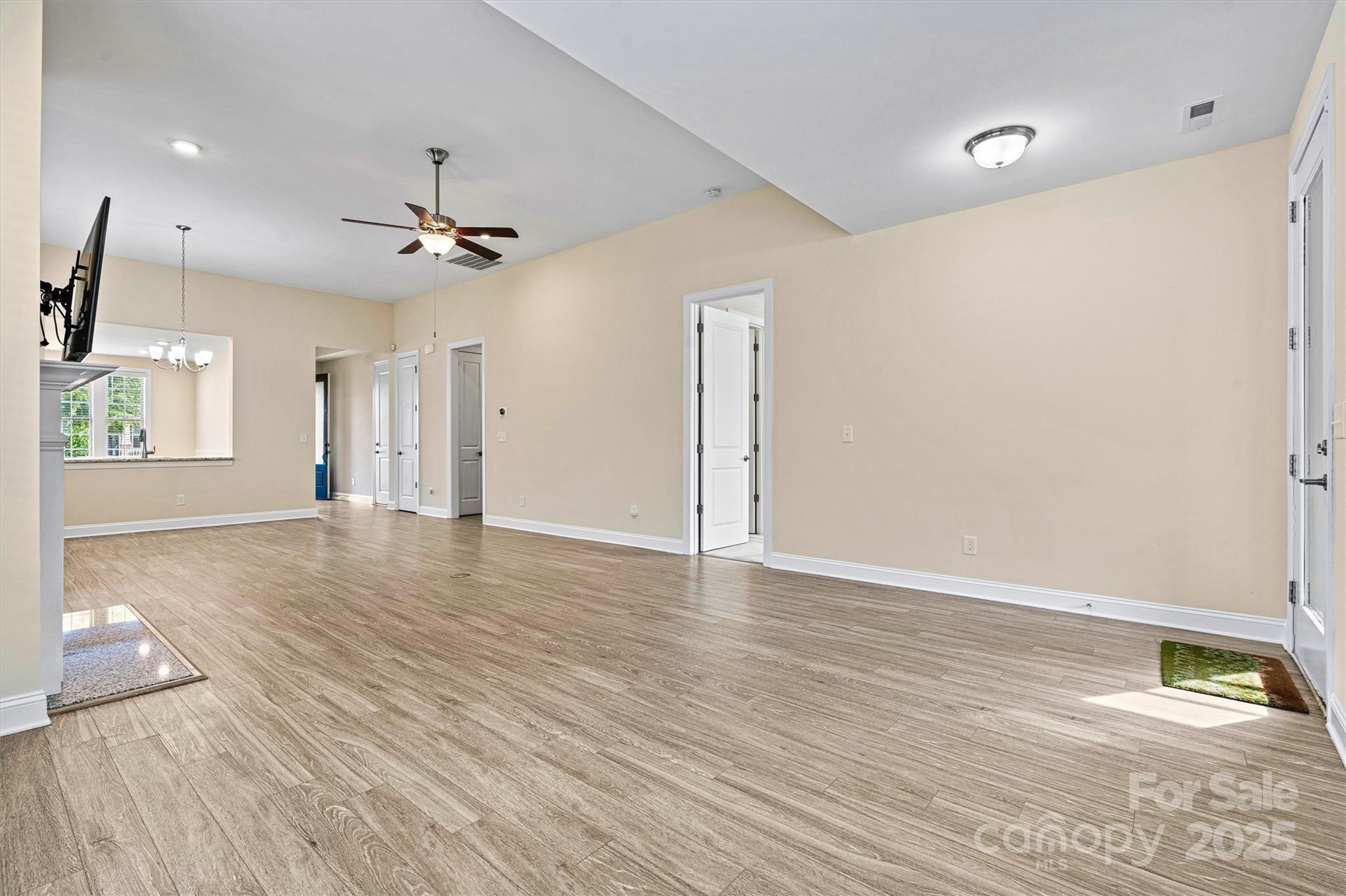 8121 Festival Way Property Photo 12