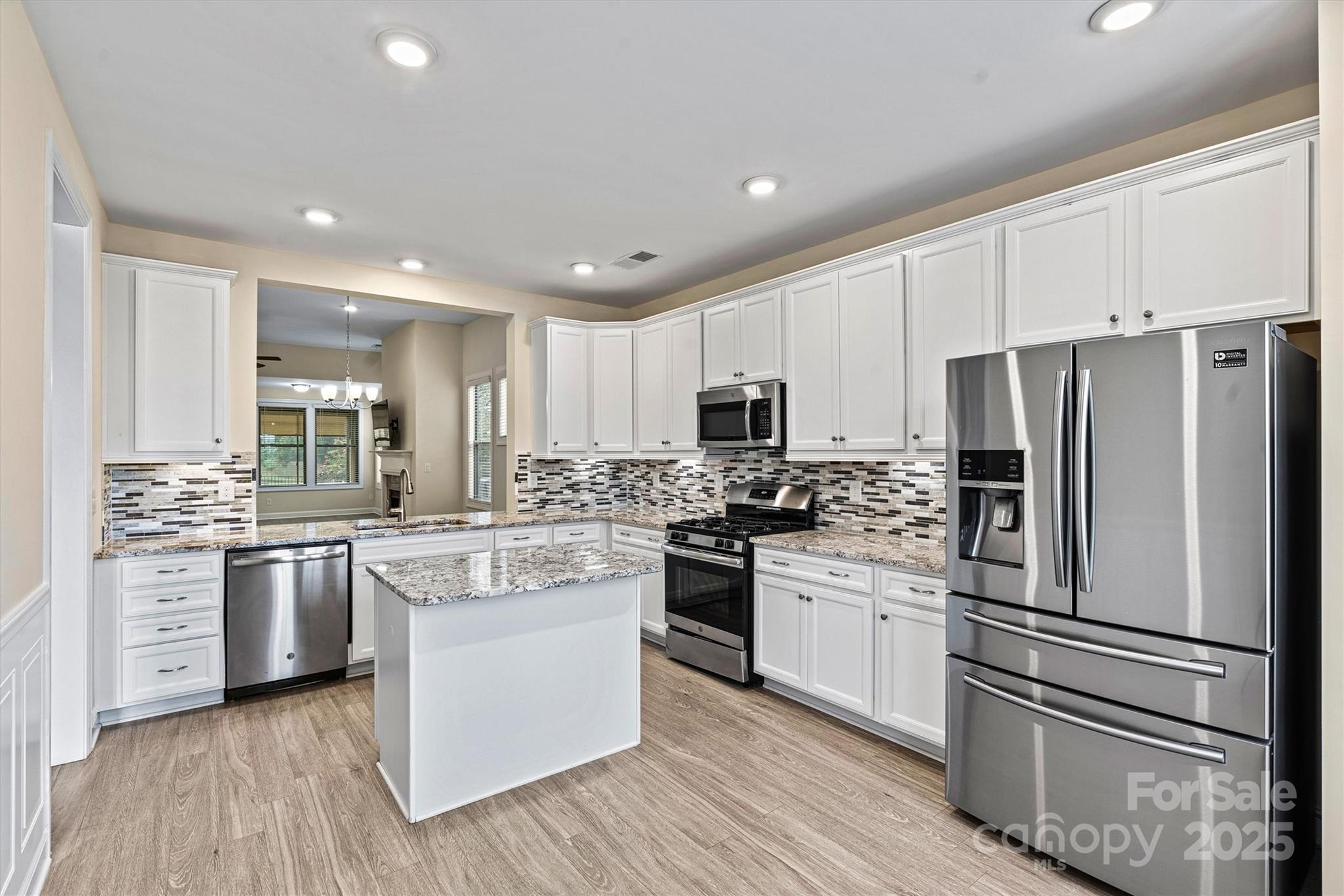 8121 Festival Way Property Photo 13