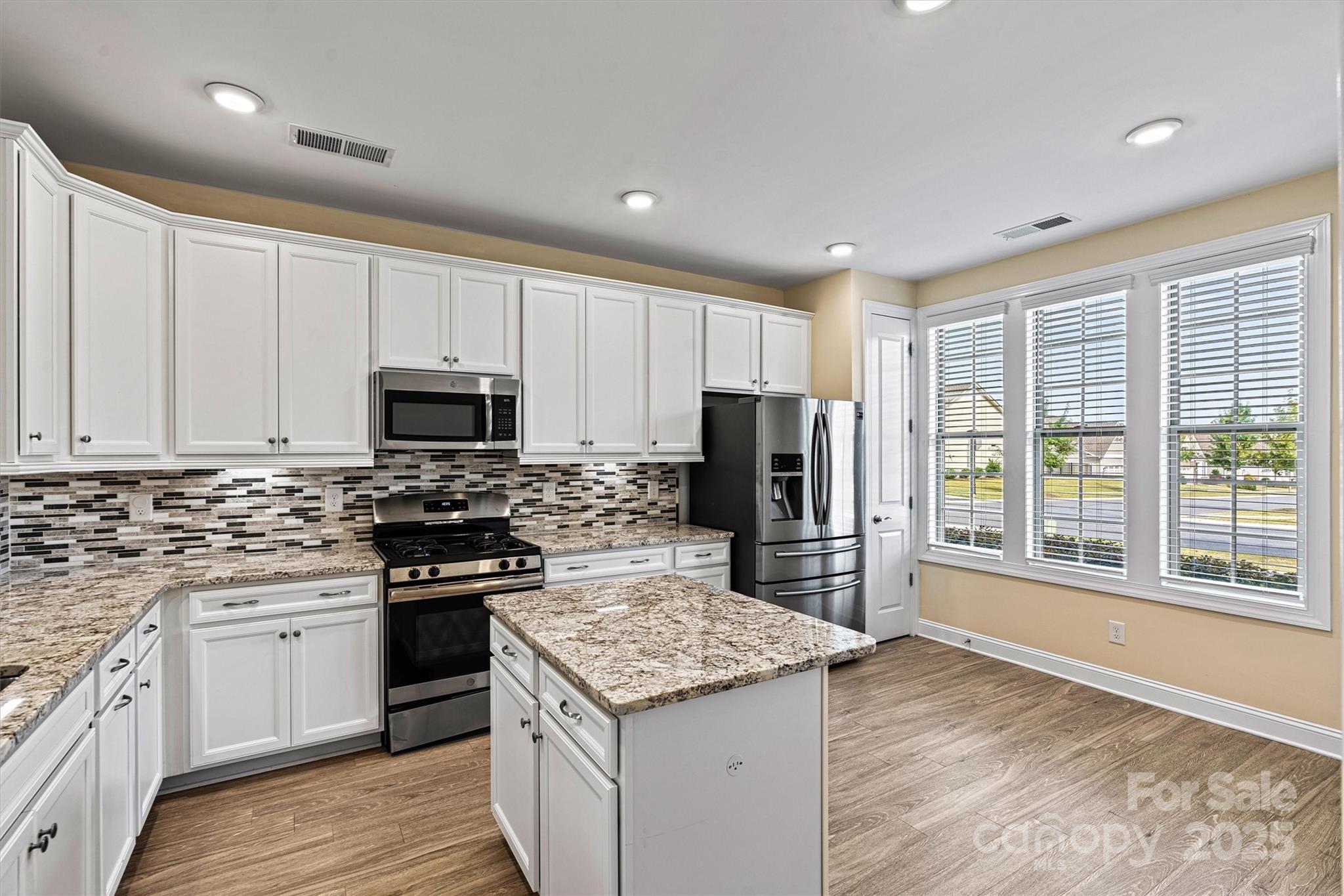 8121 Festival Way Property Photo 15